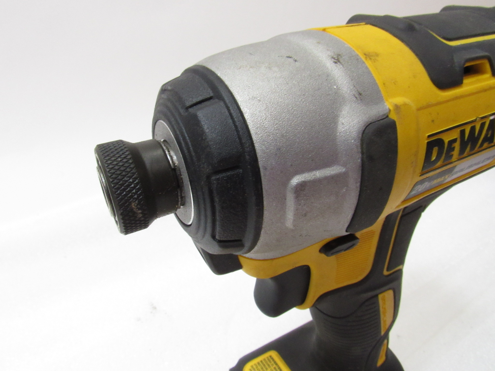 DeWalt DCF787 20Volt Max 1/4in Variable Speed Brushless Cordless