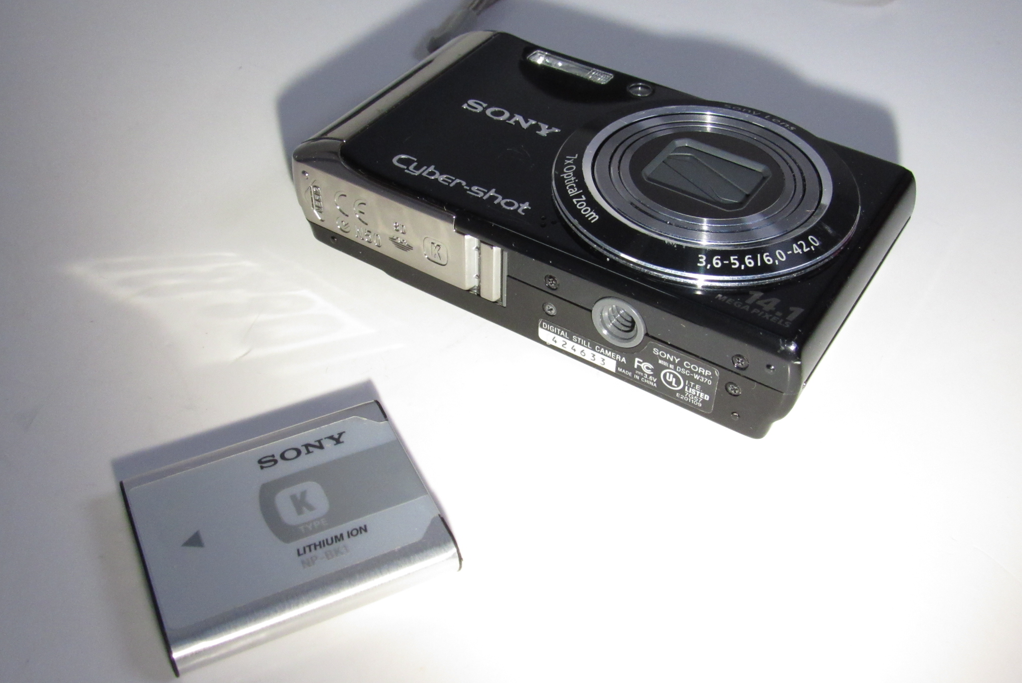 SONY Cyber−Shot DSC-WX70 ブラック Amazon.com : Sony Cyber-shot DSC-WX70 16.2 MP Digital Camera