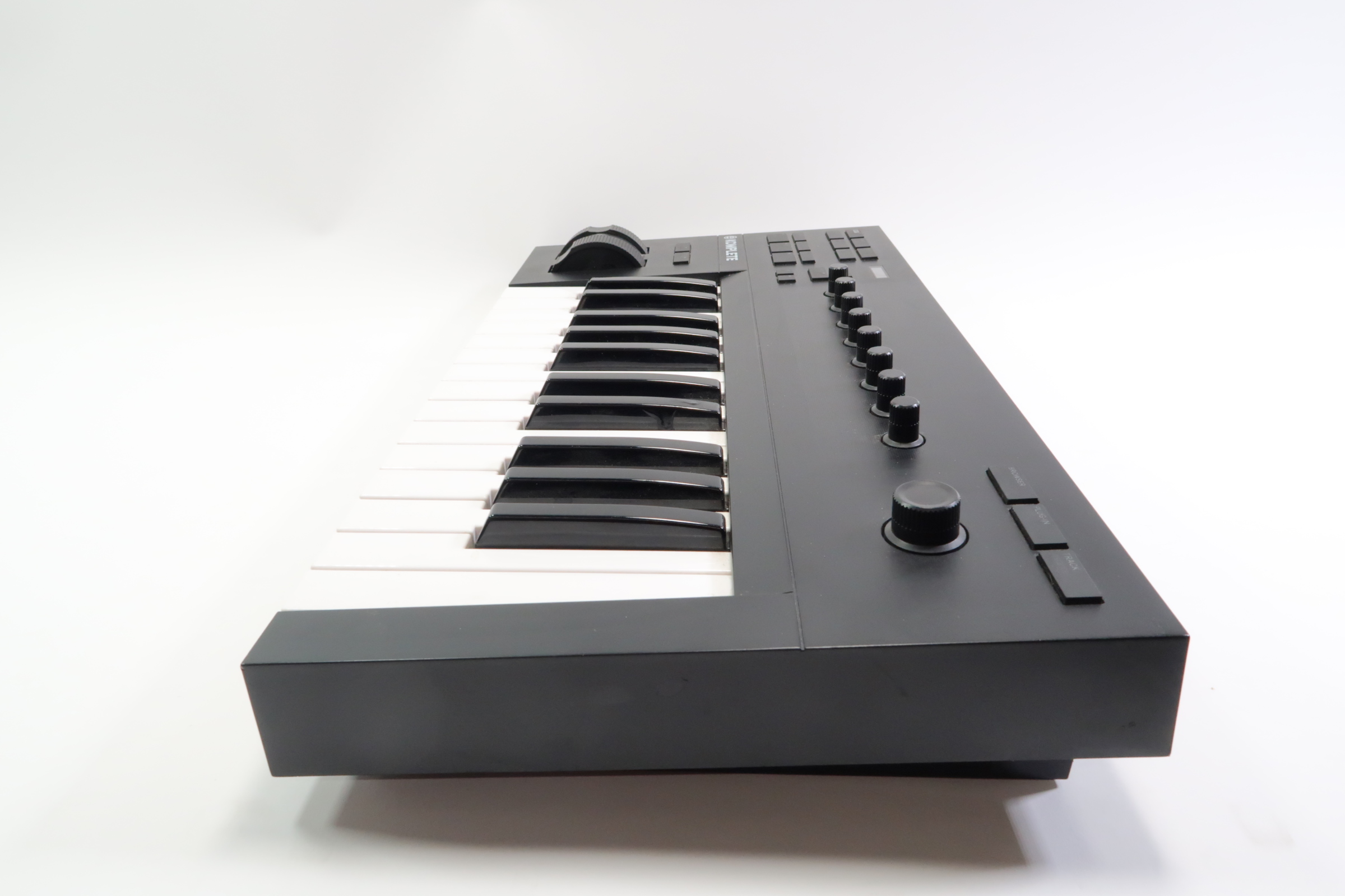 DTM・DAW Native Instruments Komplete kontrol A25 Native Instruments Komplete Kontrol A25 – United States