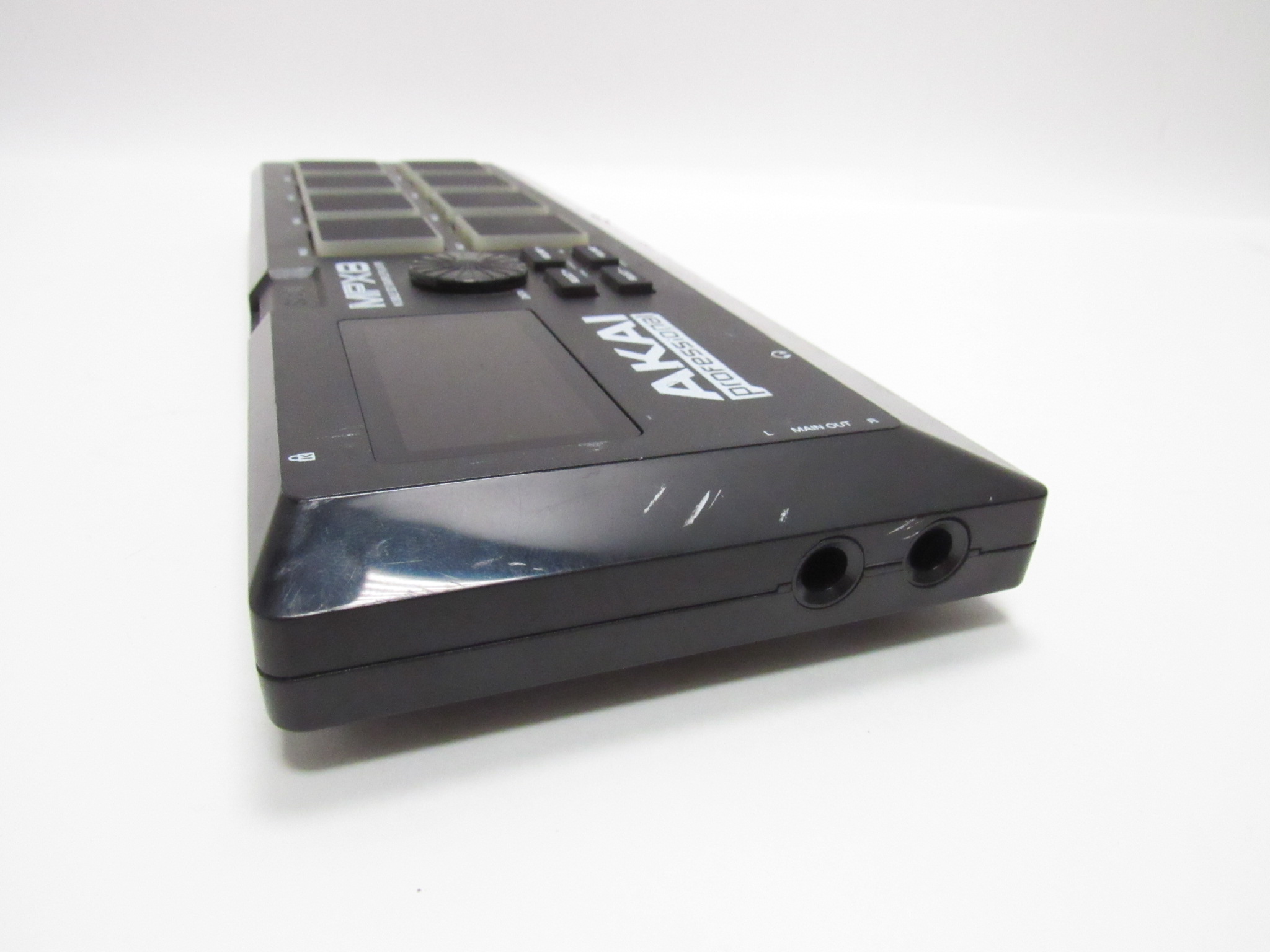 AKAI professional サンプラー MPX8 Amazon.com: AKAI Professional MPX8 - Portable Sample Pad