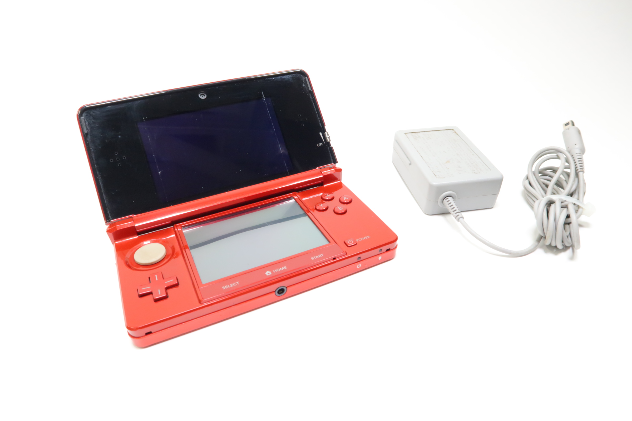 Nintendo 2024 3DS CTR-001 w/ Charger & Game