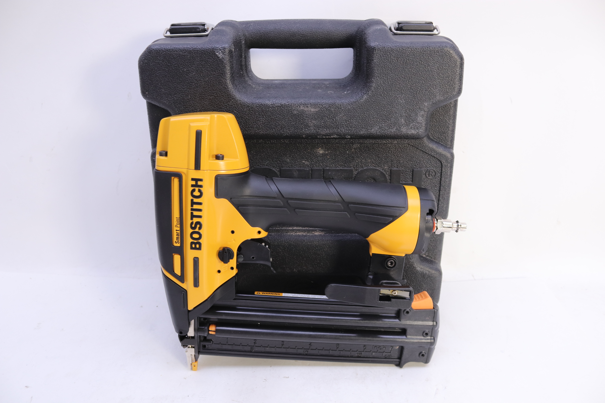 BOSTITCH BTFP12233 5/8" 21/8" Smart Point 18Gauge Pneumatic Brad Nailer