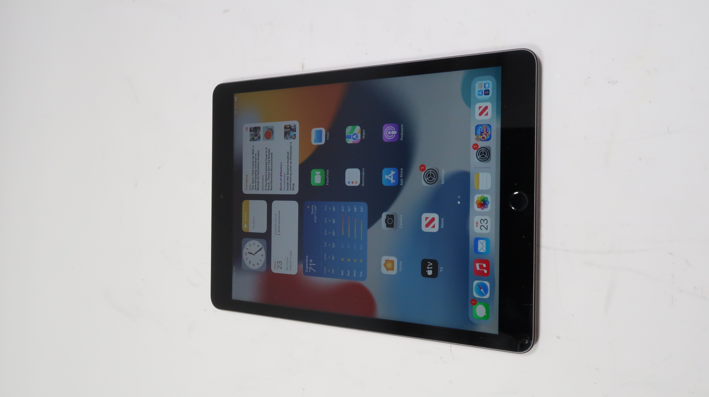 Apple iPad MW742ll/A (7th Gen) Space Grey Wi-Fi 32GB Tablet