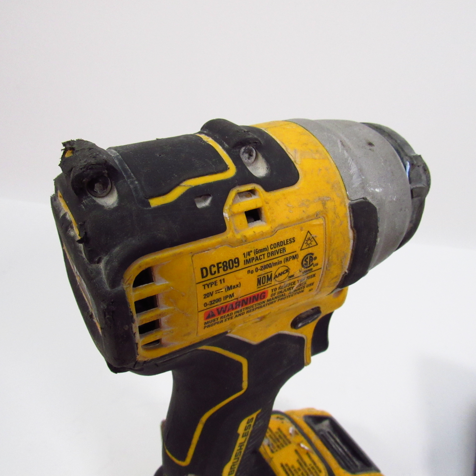 DeWalt DCF809 20V 1/4'' Drive Cordless Impact Driver Kit