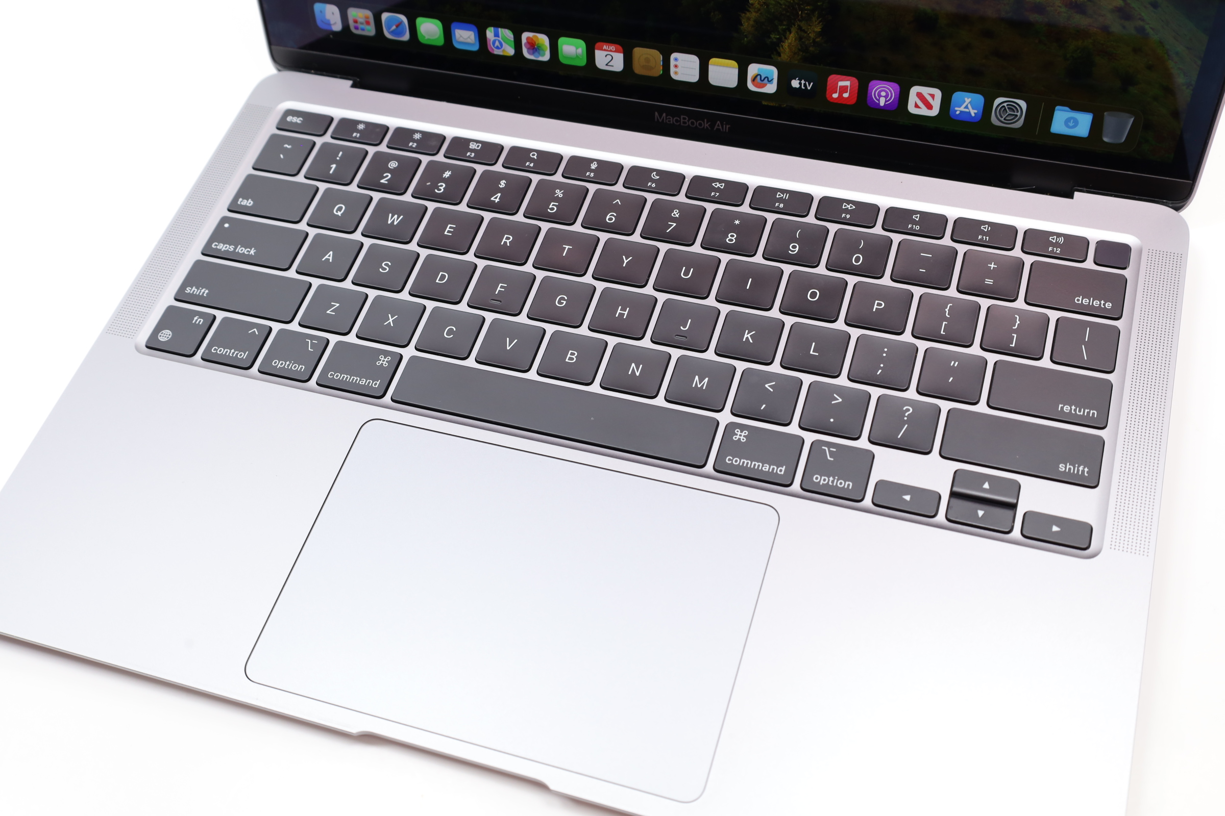 Apple MacBook Air 2020 MGN63LL/A M1 3.2GHz 8GB Unified RAM 256GB