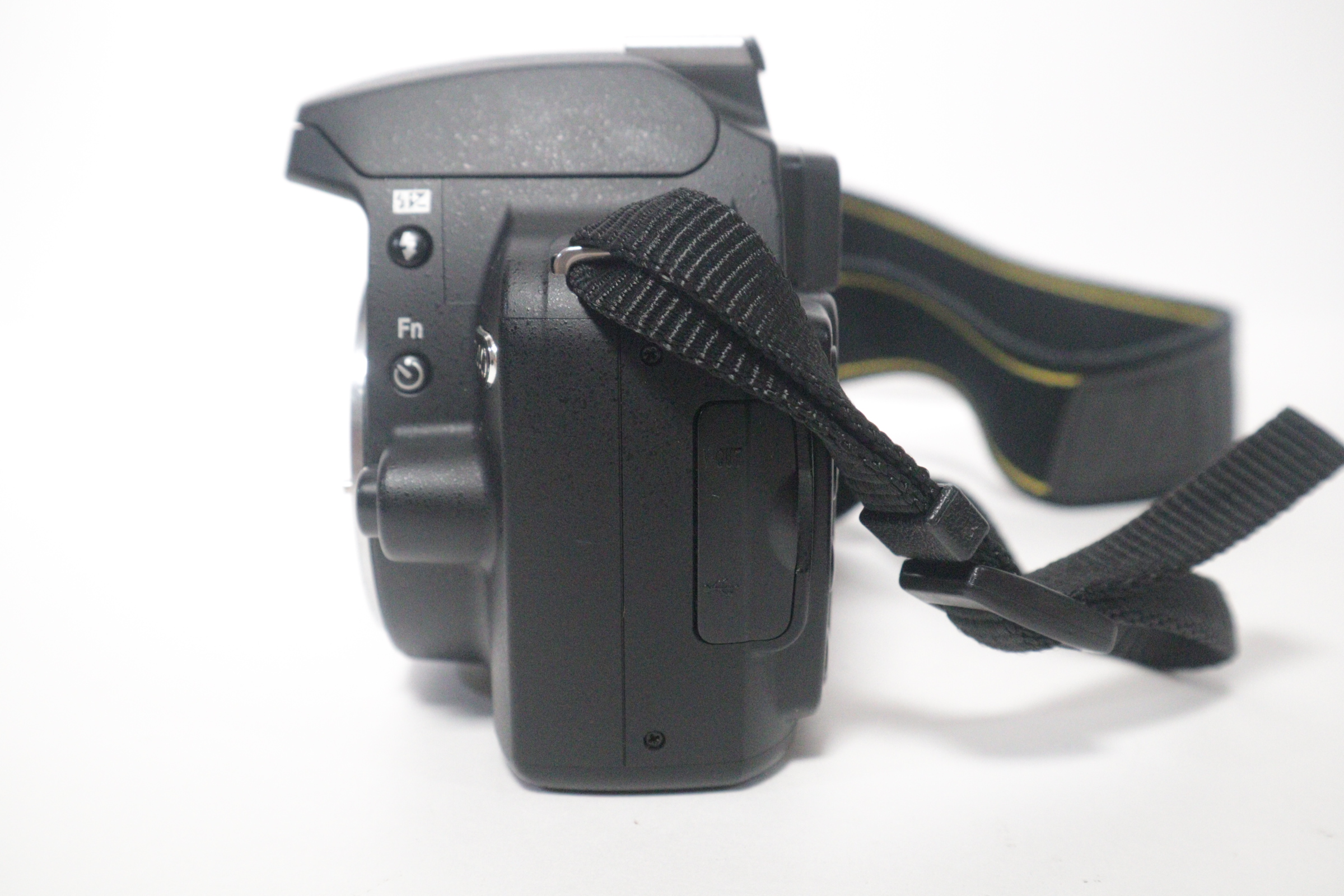 Nikon D40 6.1MP Digital SLR Camera 8488/AF-S DX NIKKOR 18-55mm