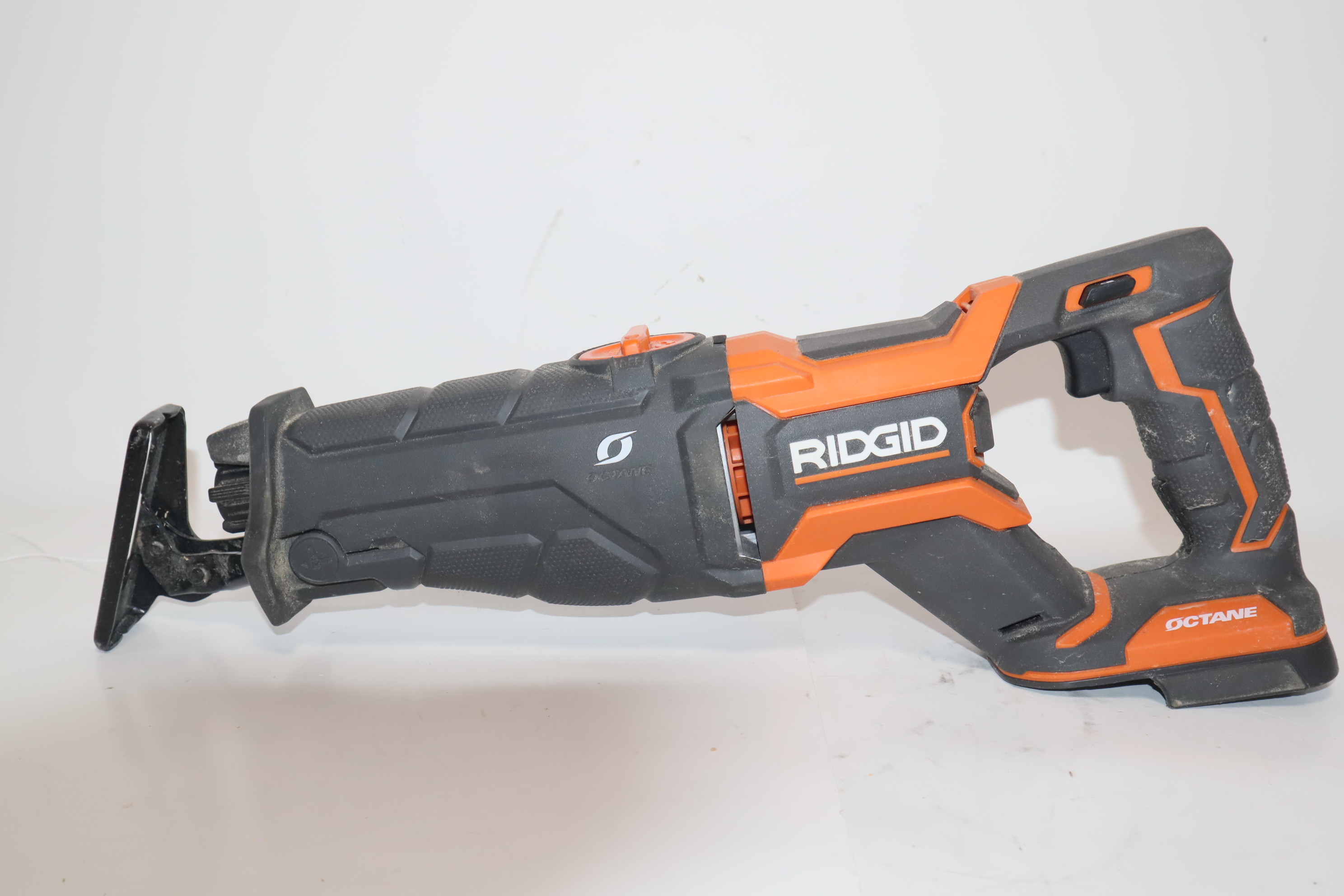 RIDGID 4-Piece 18-Volt Cordless Brushless Tool Kit / R8643/R86034 ...