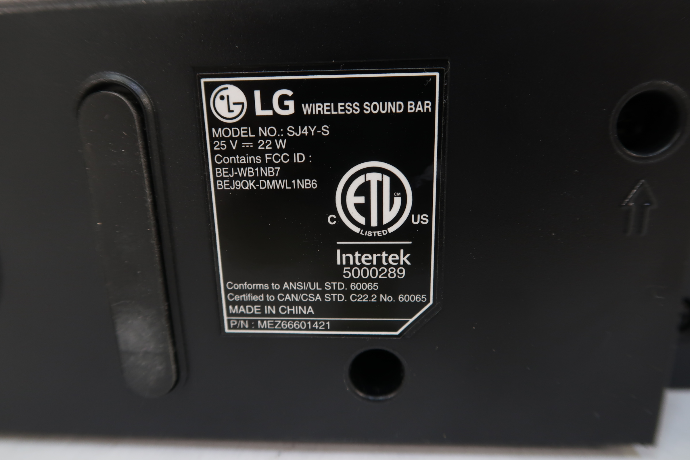 LG SJ4YS 2.1 Channel High Resolution Sound Bar / LG Wireless Subwoofer