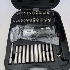 Husky 12 Volt Cordless Ratchet Kit and 
