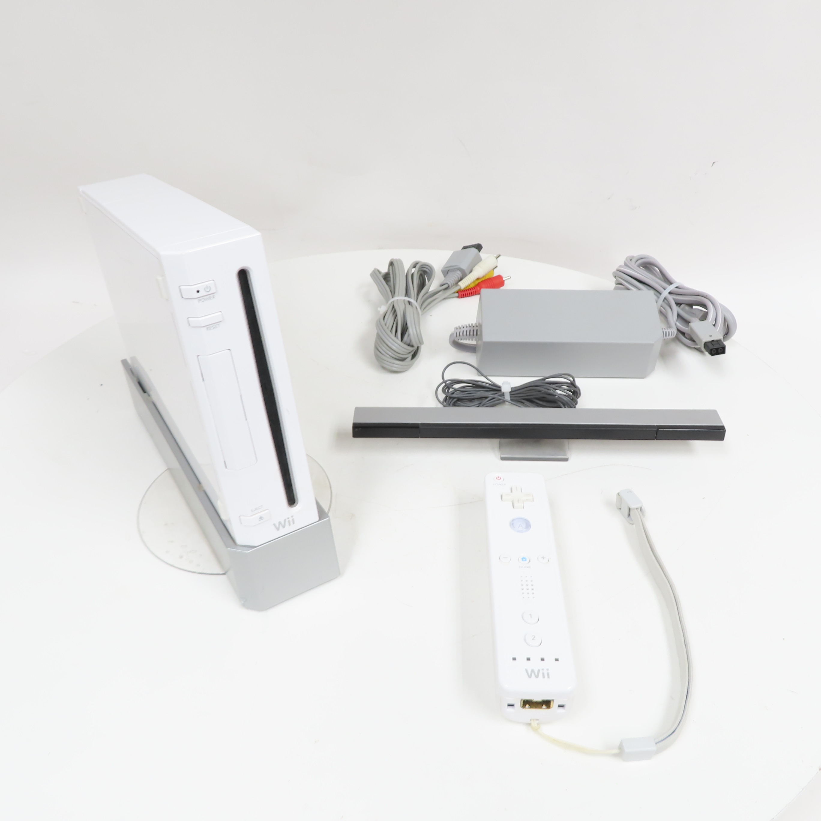 Nintendo Wii RVL001 Home Video Game Console White