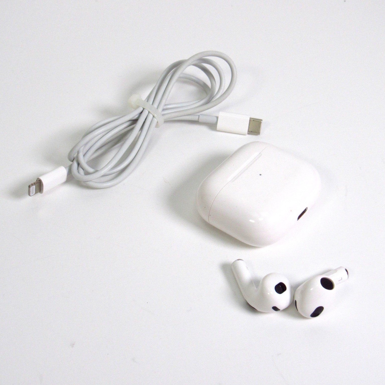 Apple AirPods 3rd Generation A2564/A2565 Bluetooth In-Ear Earbuds