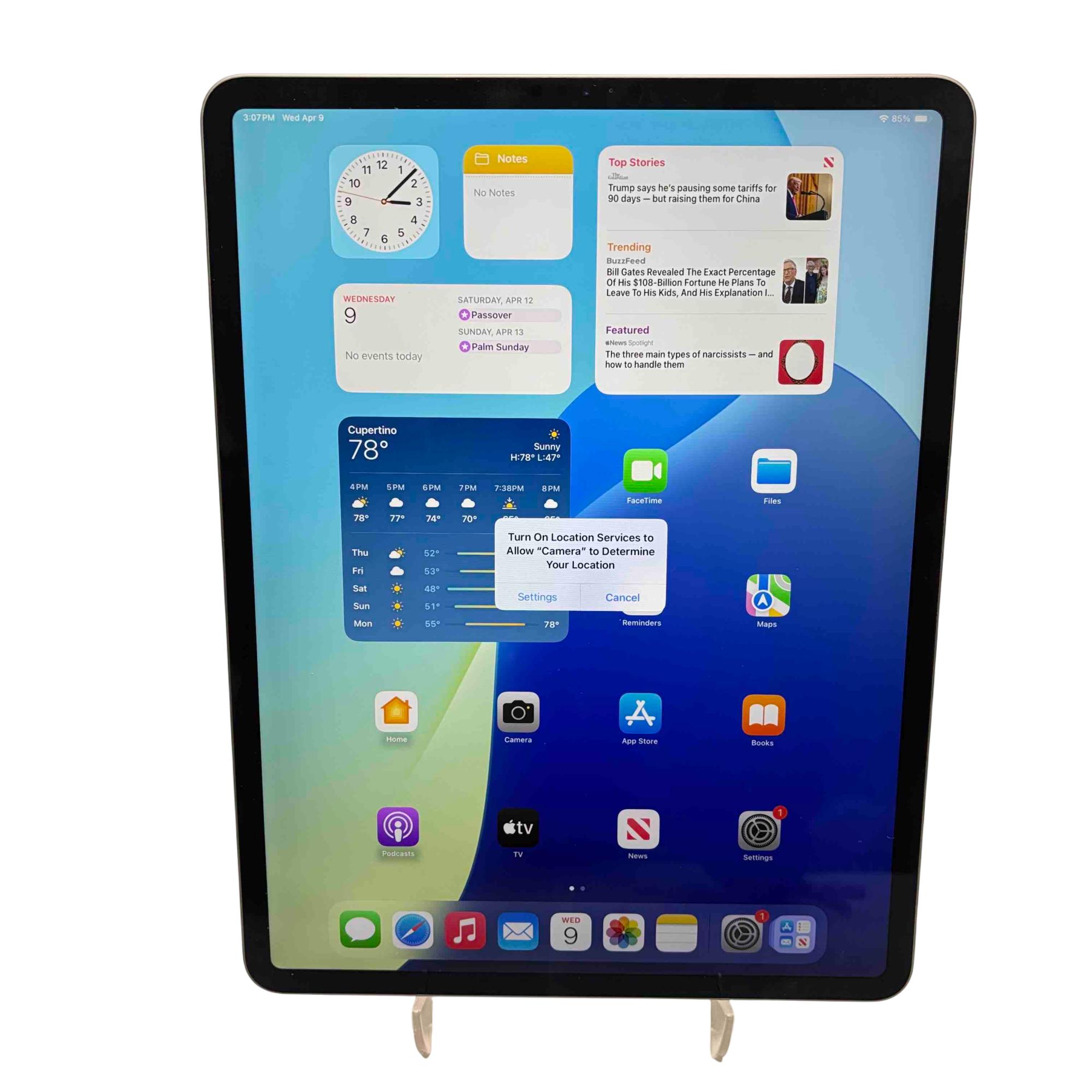 Apple iPad Pro 6th Gen. 128GB, Wi-Fi, 12.9in - Space Gray