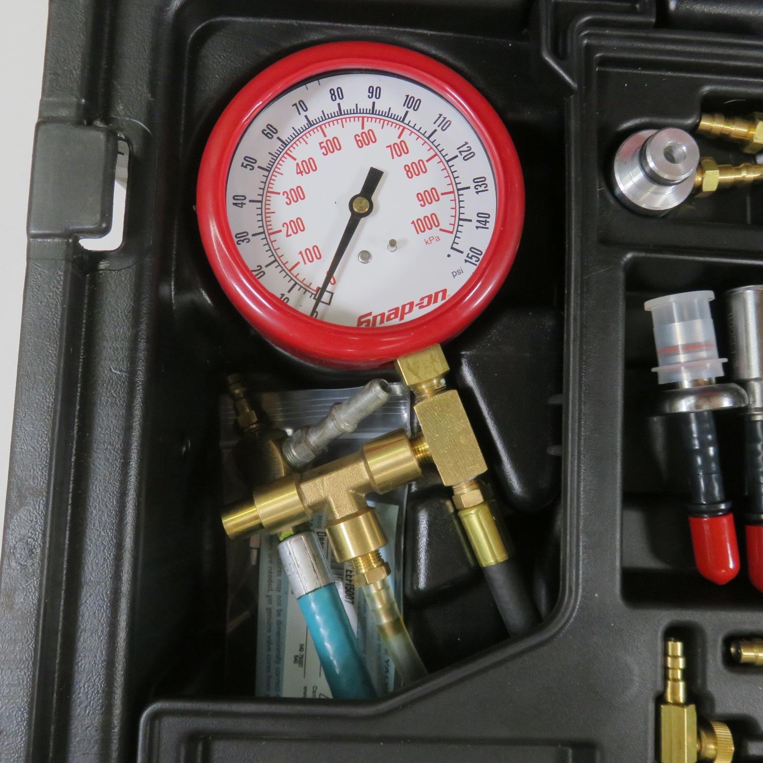 Snapon Tools EEFI500A Master Fuel Pressure Kit, Hardcase, DualScale Gauge