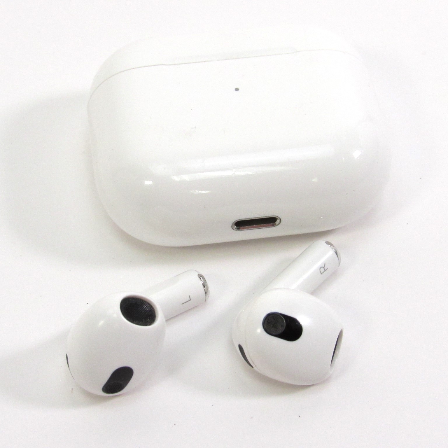 Apple AirPods 3rd Generation A2564/A2565 Bluetooth In-Ear Earbuds - 9700