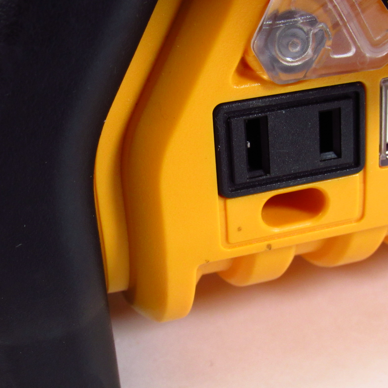DeWalt DXAEPS14 Power Station Portable Car Air Compressor Jump Starter