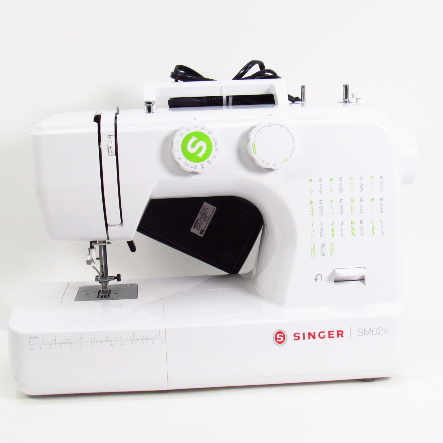 Singer SM024 Sewing Machine White Local PickUp Only