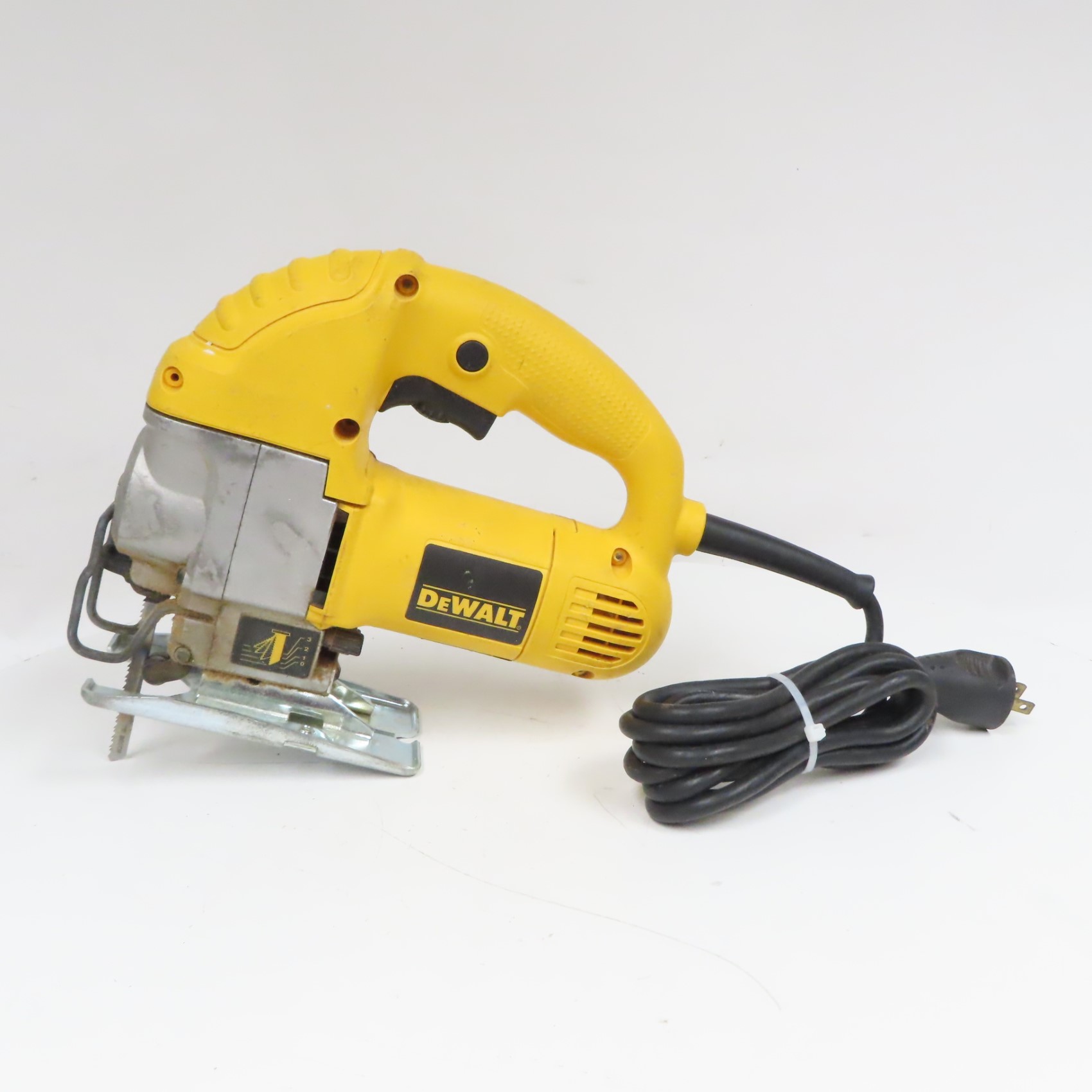 DeWalt DW317 120V VariableSpeed Orbital Corded Electric Jig Saw