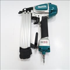 Makita AF506 Pneumatic 18-Gauge 2 in. Brad Nailer 2202