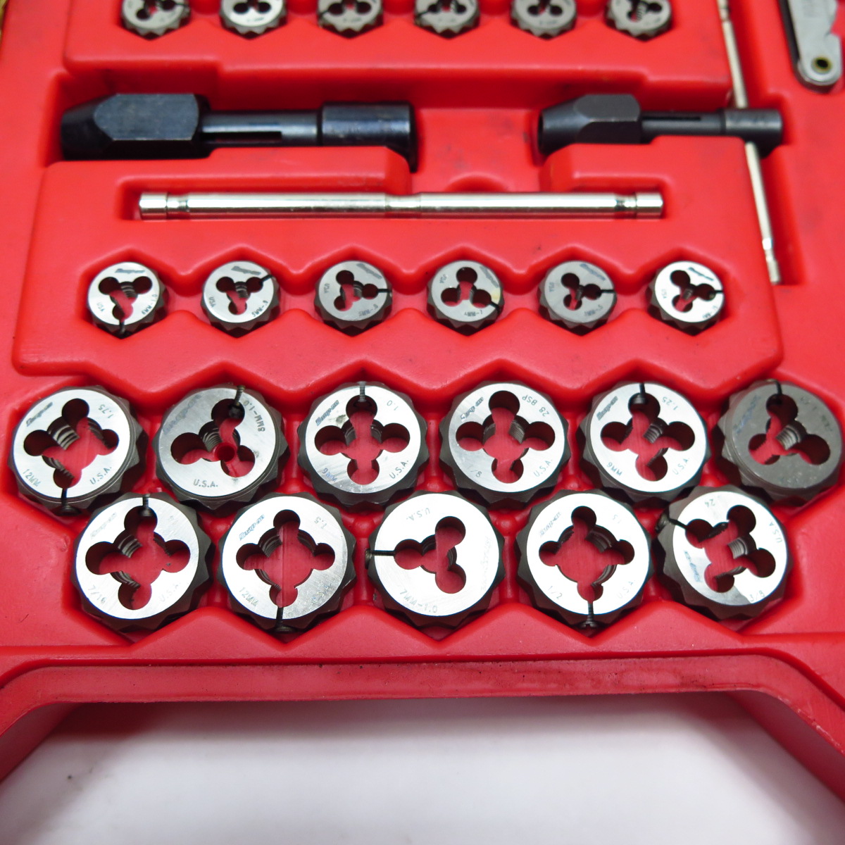 Snap-on Tools TDTDM500A 76 Piece Tap and Die Set