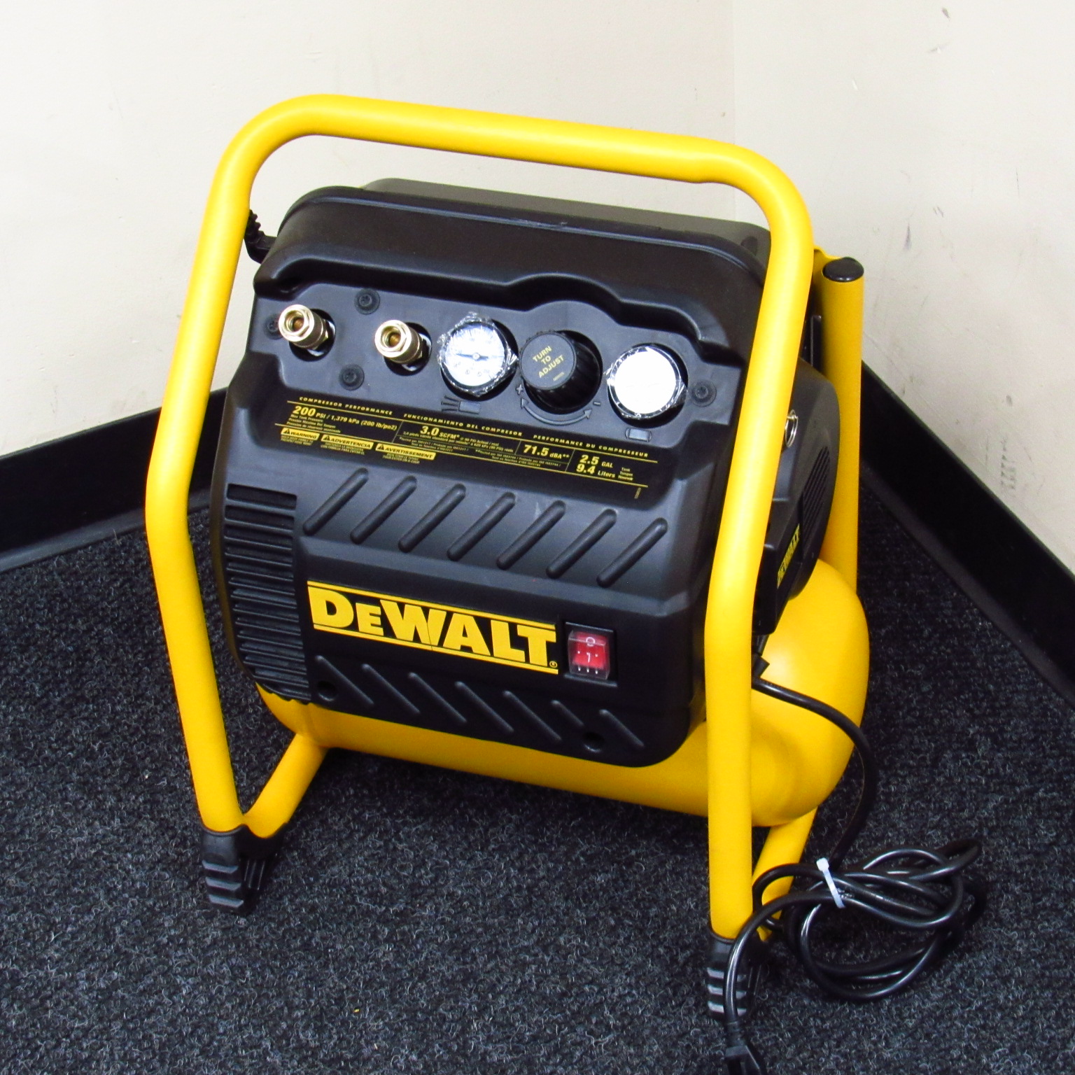 DeWalt DWFP55130 2.5Gallon 200PSI Max Corded Air Compressor Local PickUp Only