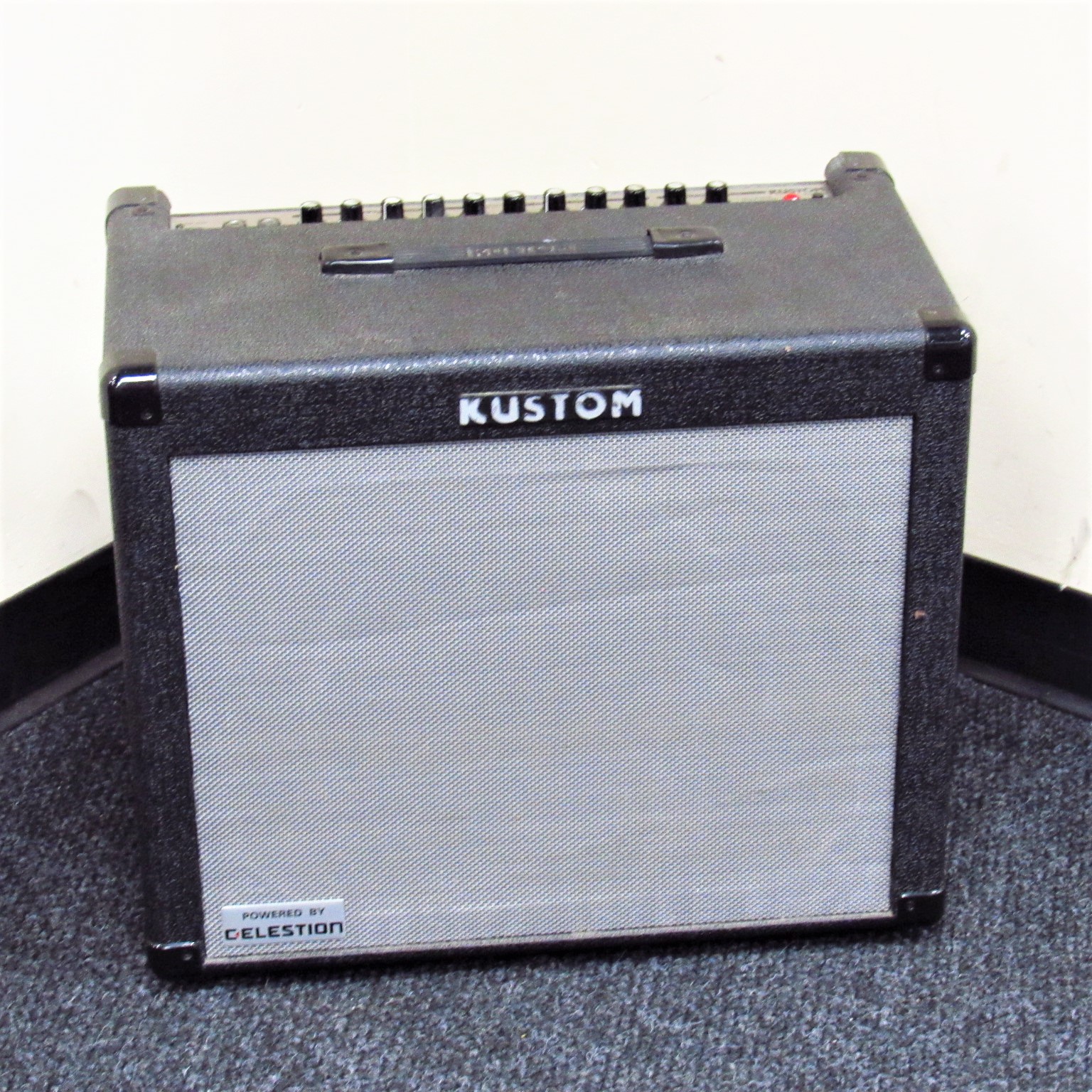 Kustom kga65 guitar amplifier local pick up only