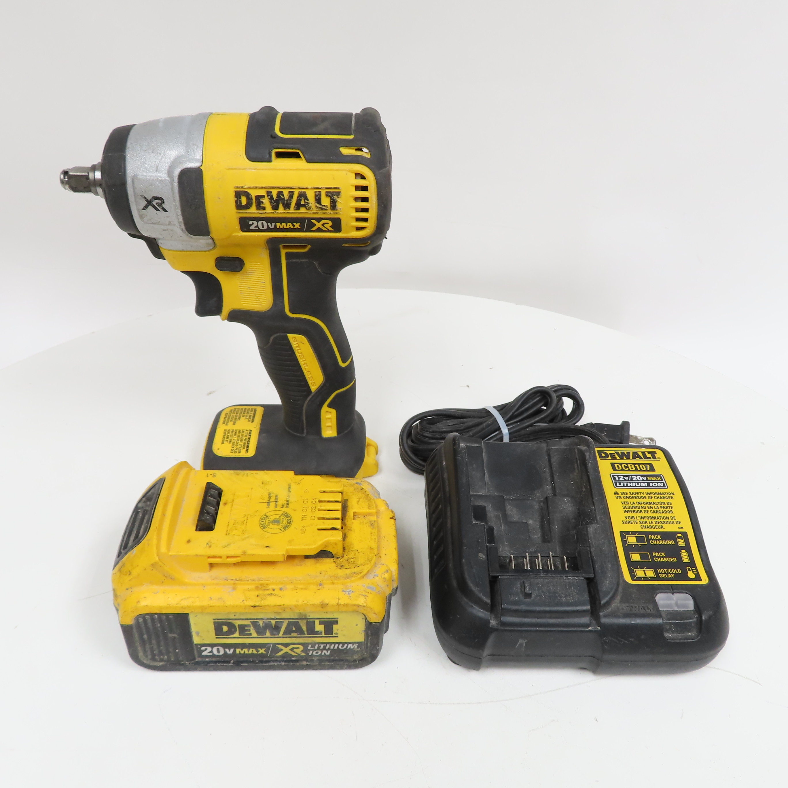 DeWalt DCF890 MAX XR 20V 3/8" Cordless Impact Wrench Kit
