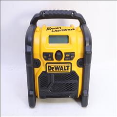 DeWalt DCR018 20V MAX Lithium Ion Compact Corded/Cordless Worksite Radio