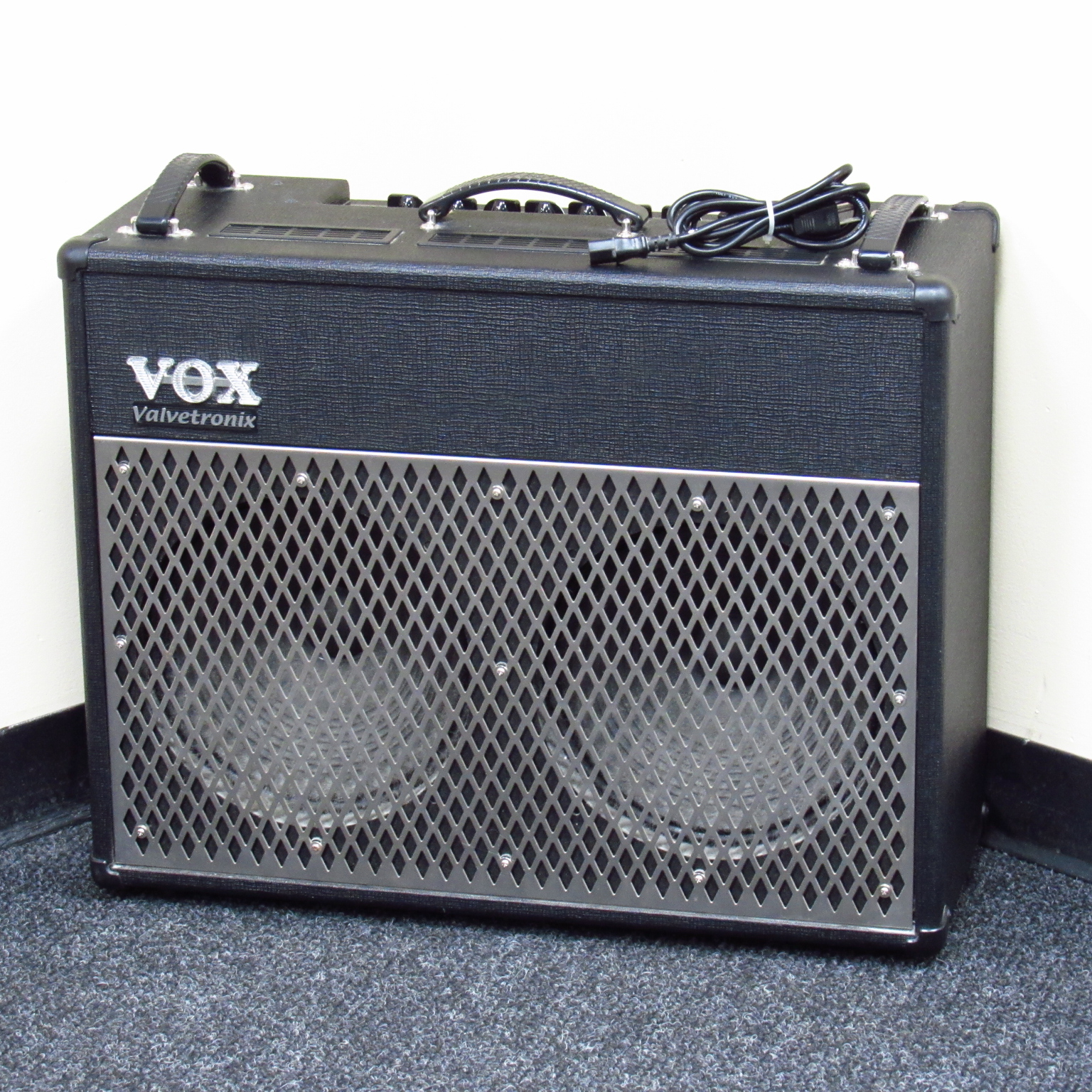 Vox Valvetronix AD100VT 2x12'' 100W Guitar Combo Amplifier - Local Pick ...