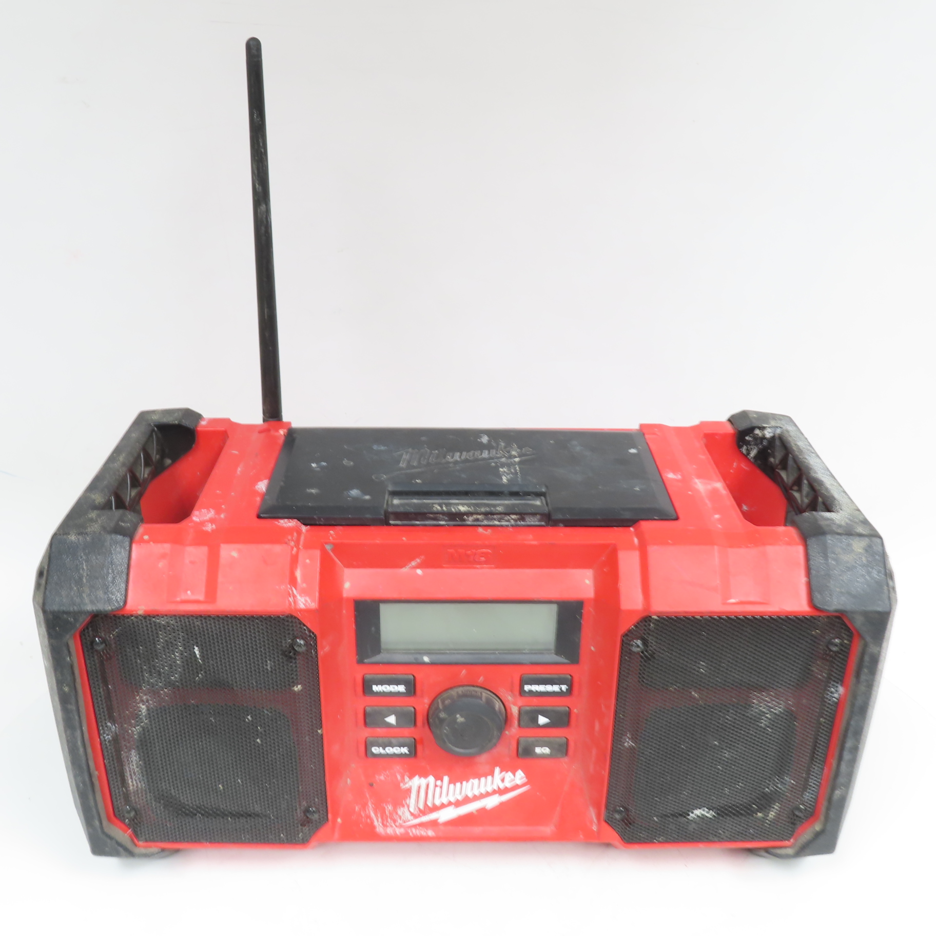 Milwaukee 2890-20 120V Corded AM/FM Jobsite Radio & Battery Charger