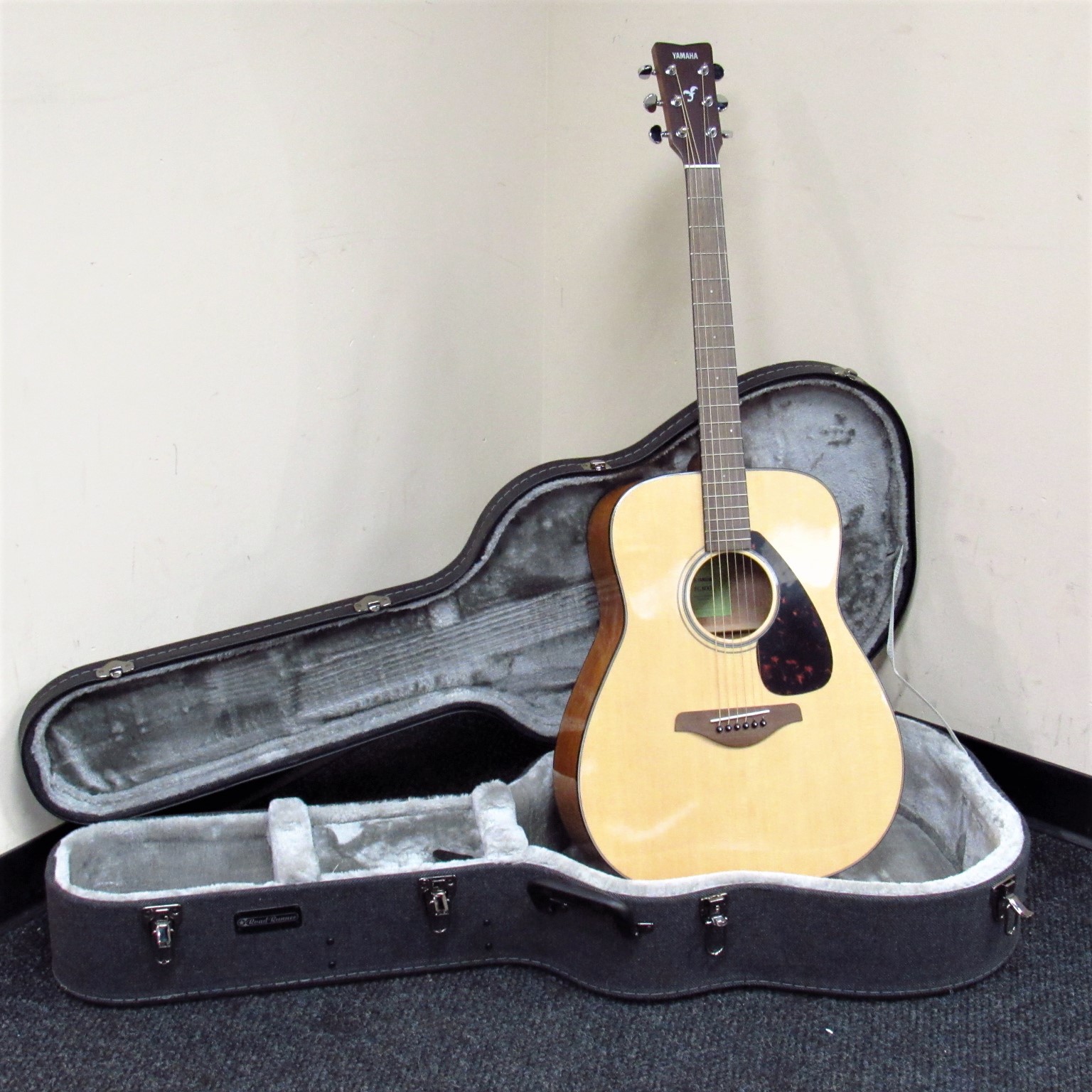 Yamaha FG800 6String RightHanded Natural Acoustic Guitar Local PickUp Only