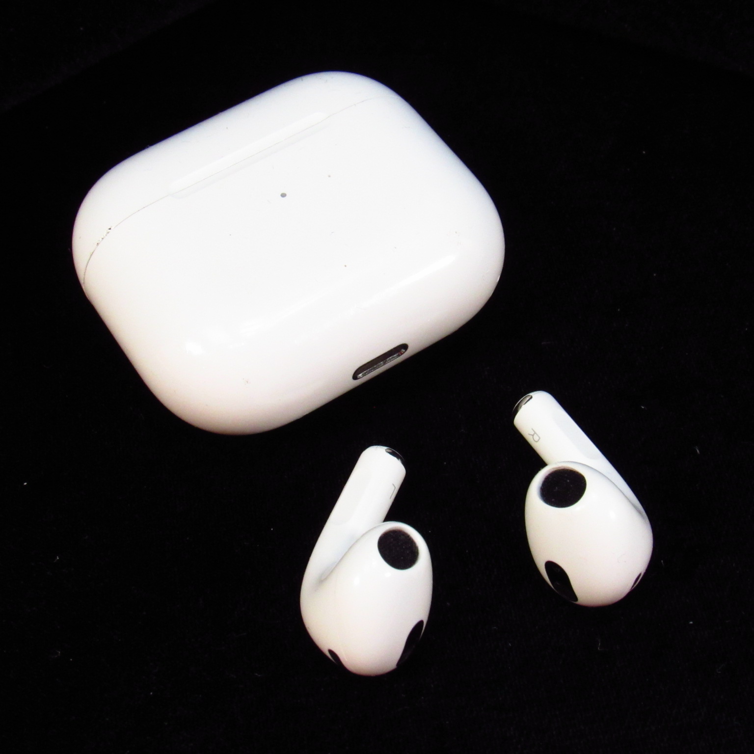 Apple AirPods 3rd Generation Wireless Bluetooth In-Ear Earbuds - 6169