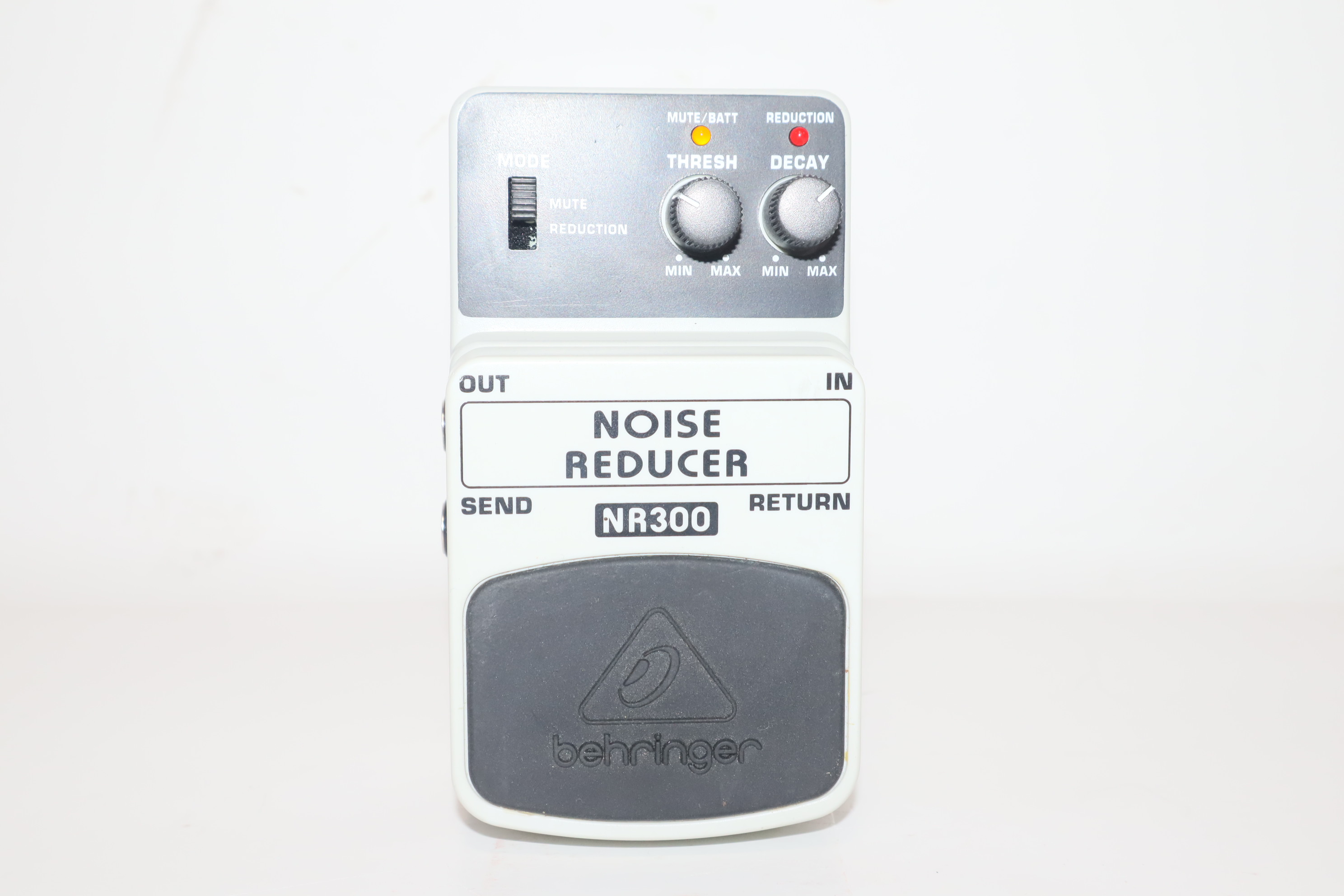 Behringer NR300 Ultimate Noise Reduction Guitar Effects Pedal 0595