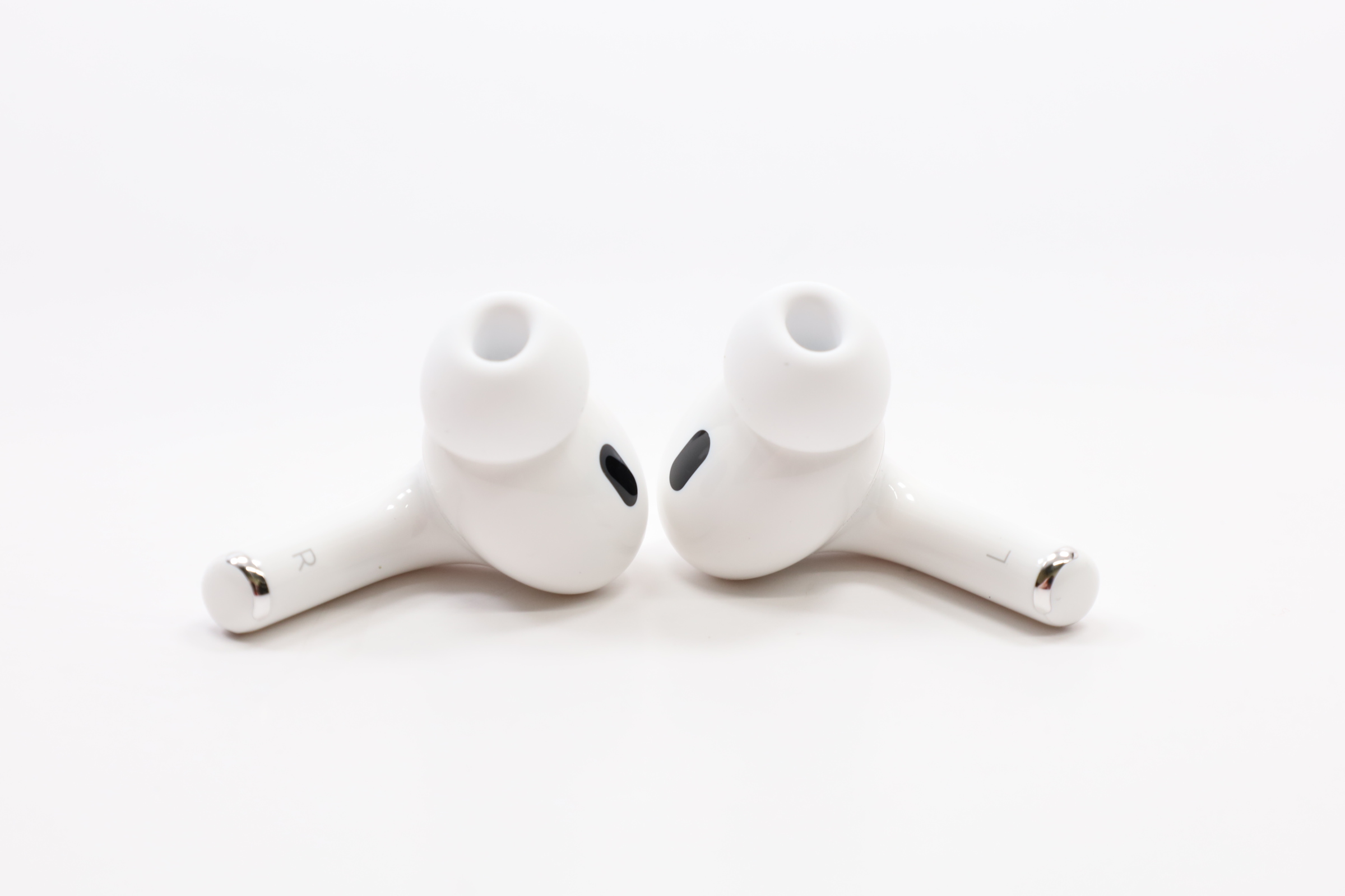 Apple AirPods Pro MTJV3AM/A Magsafe USB-C Bluetooth Wireless Earbuds