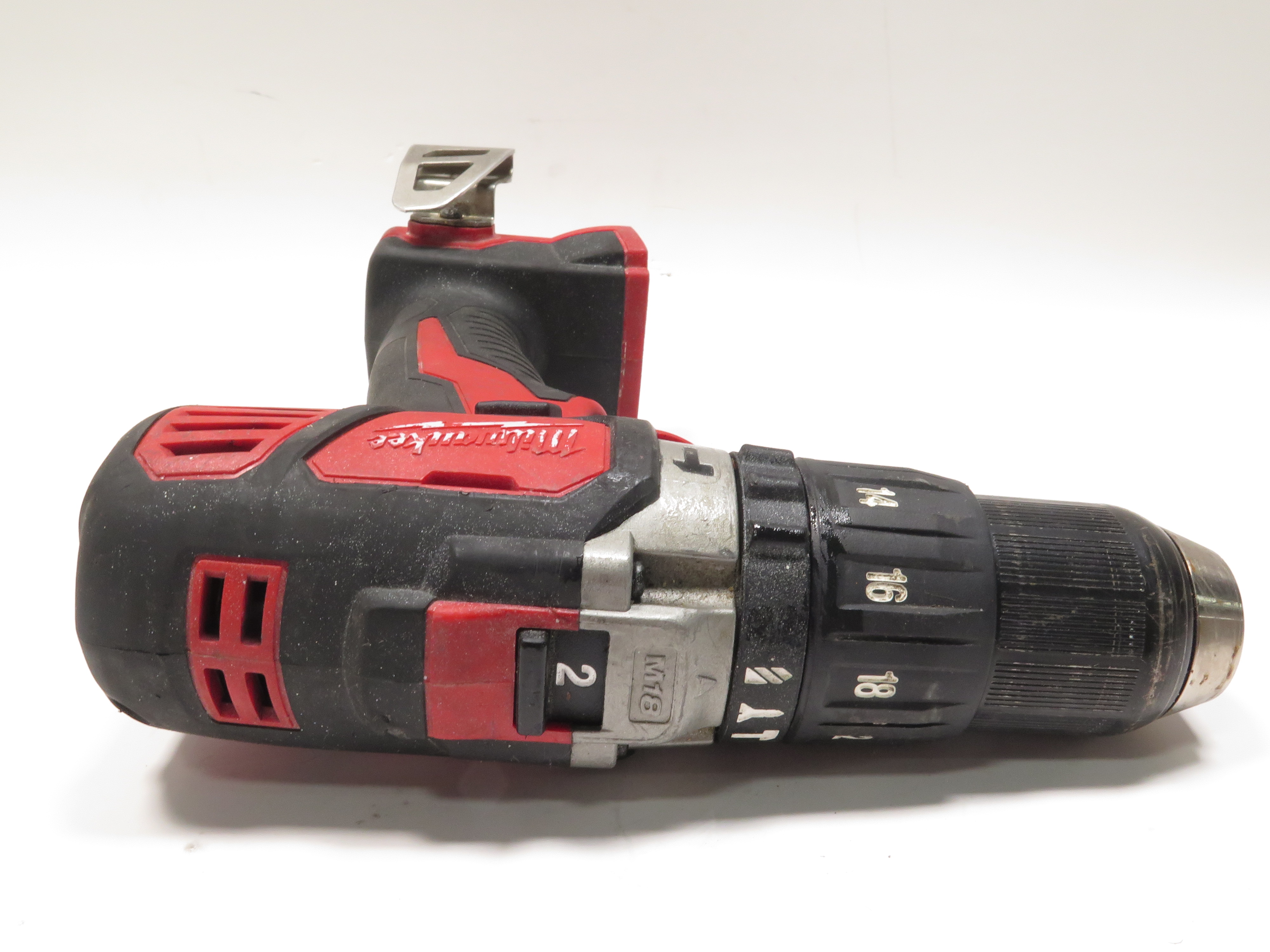 Milwaukee 260720 M18 18V LithiumIon Cordless 1/2 in. Hammer Drill/Driver 5901