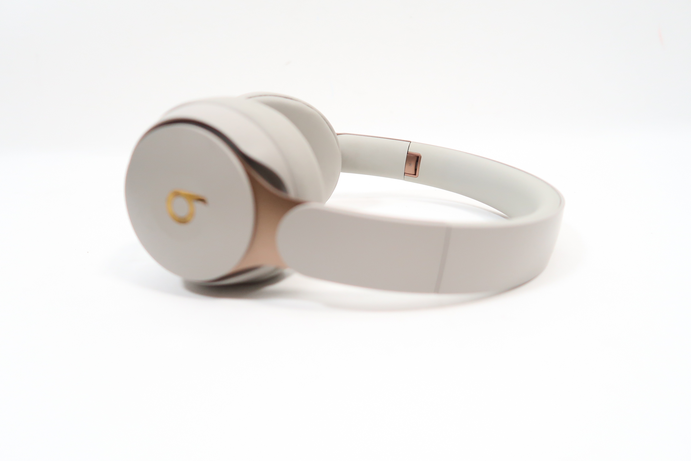 Beats Solo Pro (Beats By Dr. Dre) アイボリー Beats Solo Pro A1881