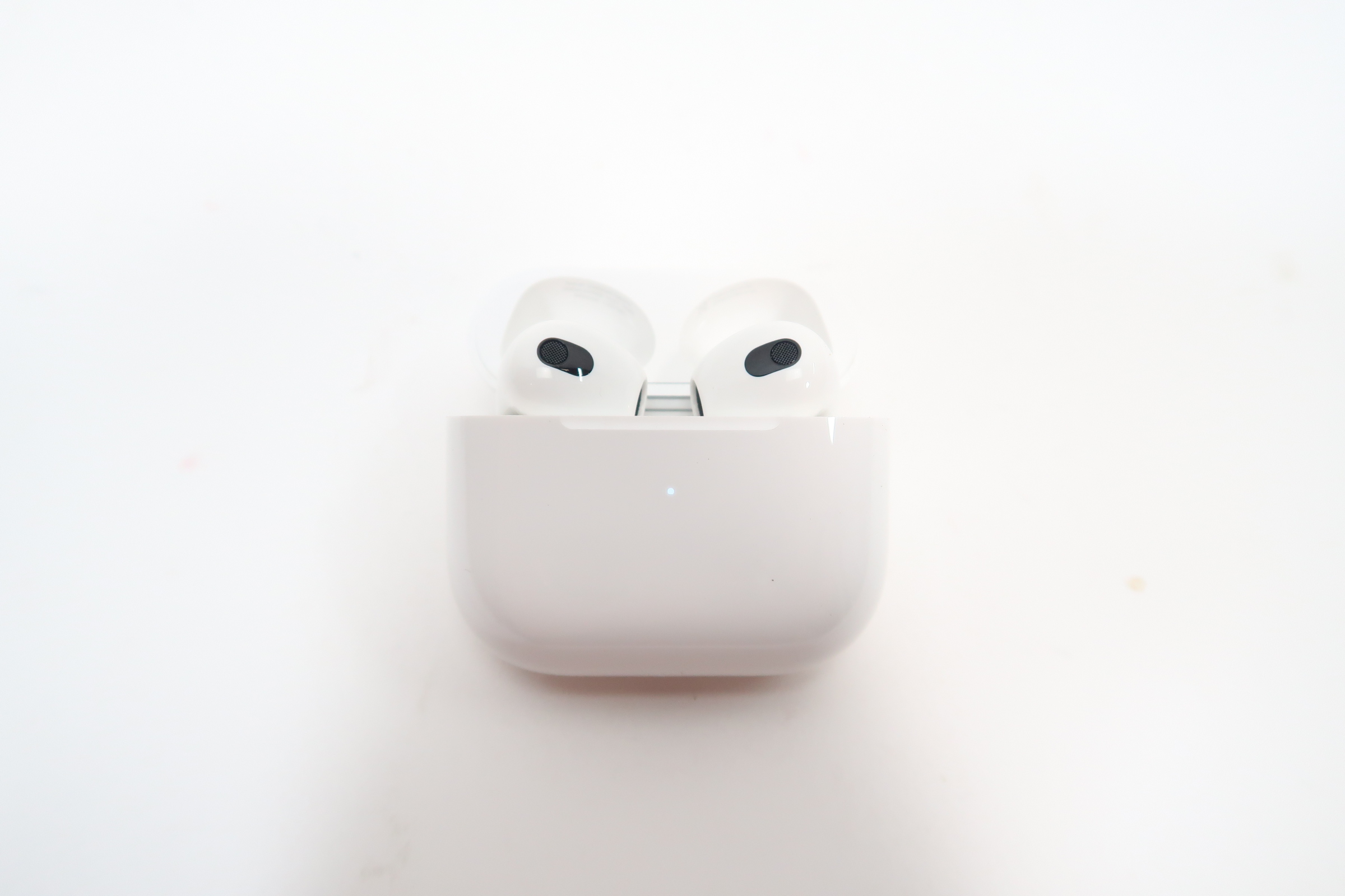 Apple MME73AM/A AirPods With MagSafe Wireless Charging Case - 3rd Gen
