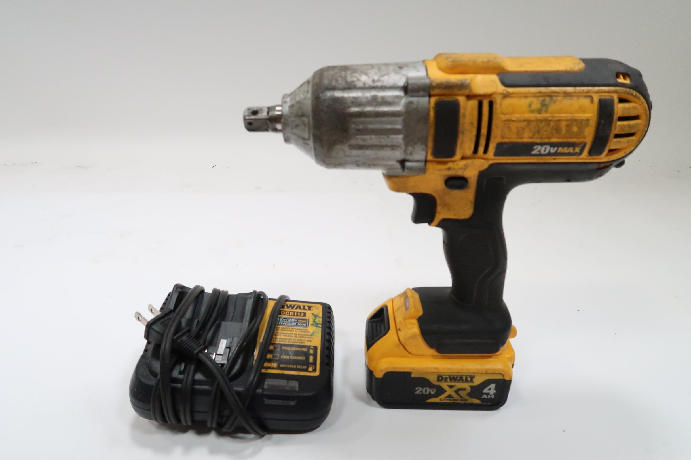 DeWalt DCF889 20V MAX Cordless 1/2 in. High Torque Impact Wrench 9139