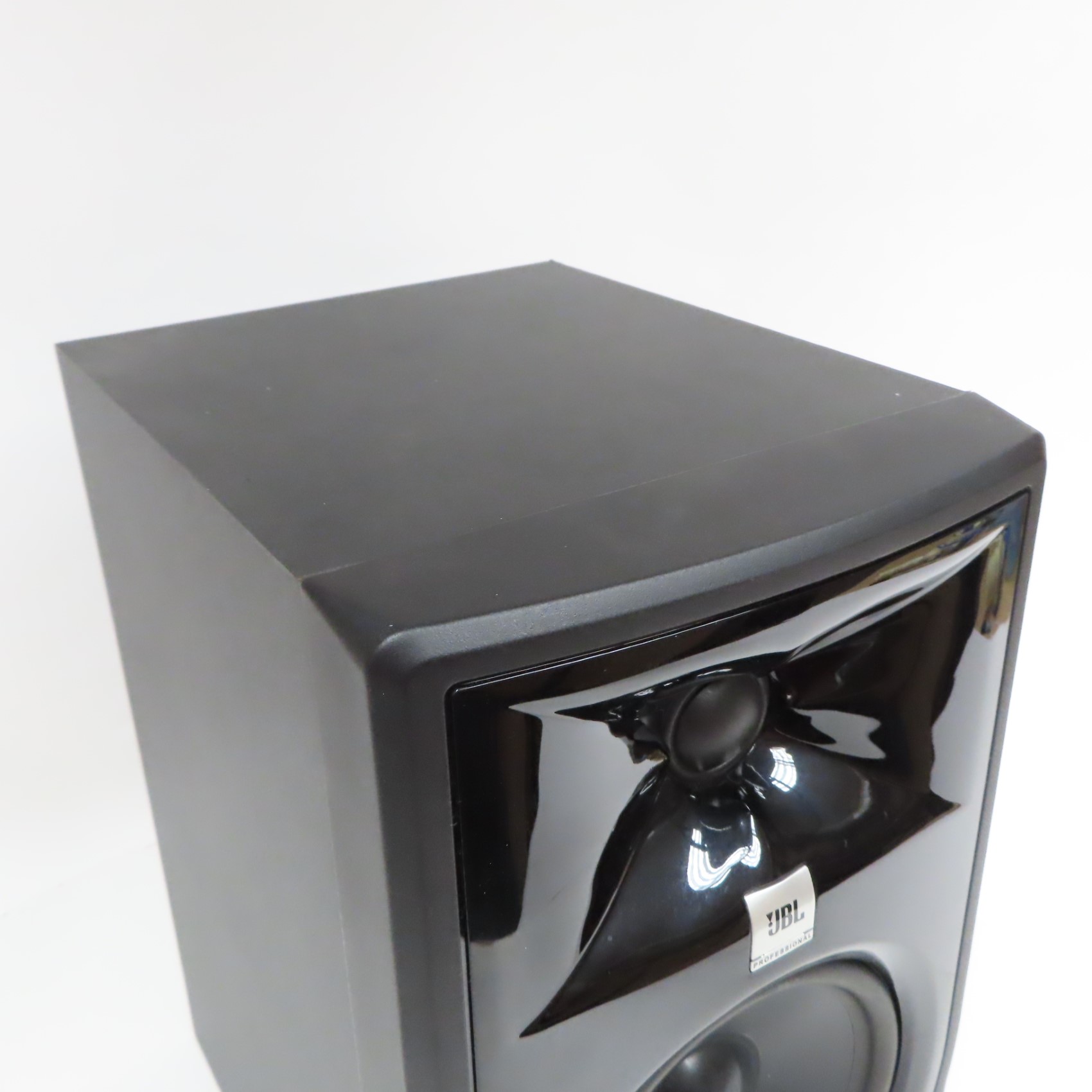 JBL 305P MkII 3 Series Powered 5