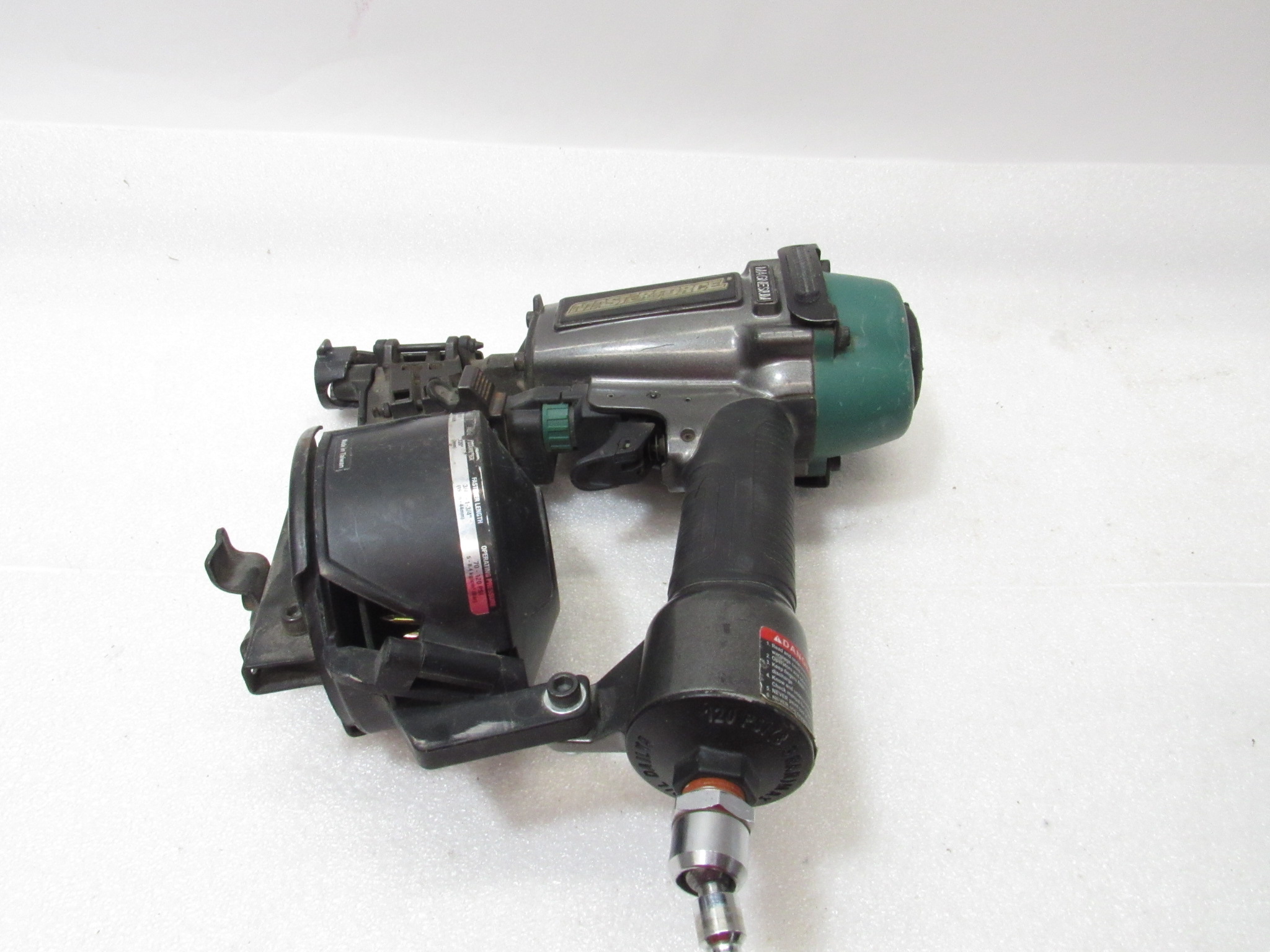 Masterforce 2085011 Pneumatic Coil Roofing Nailer