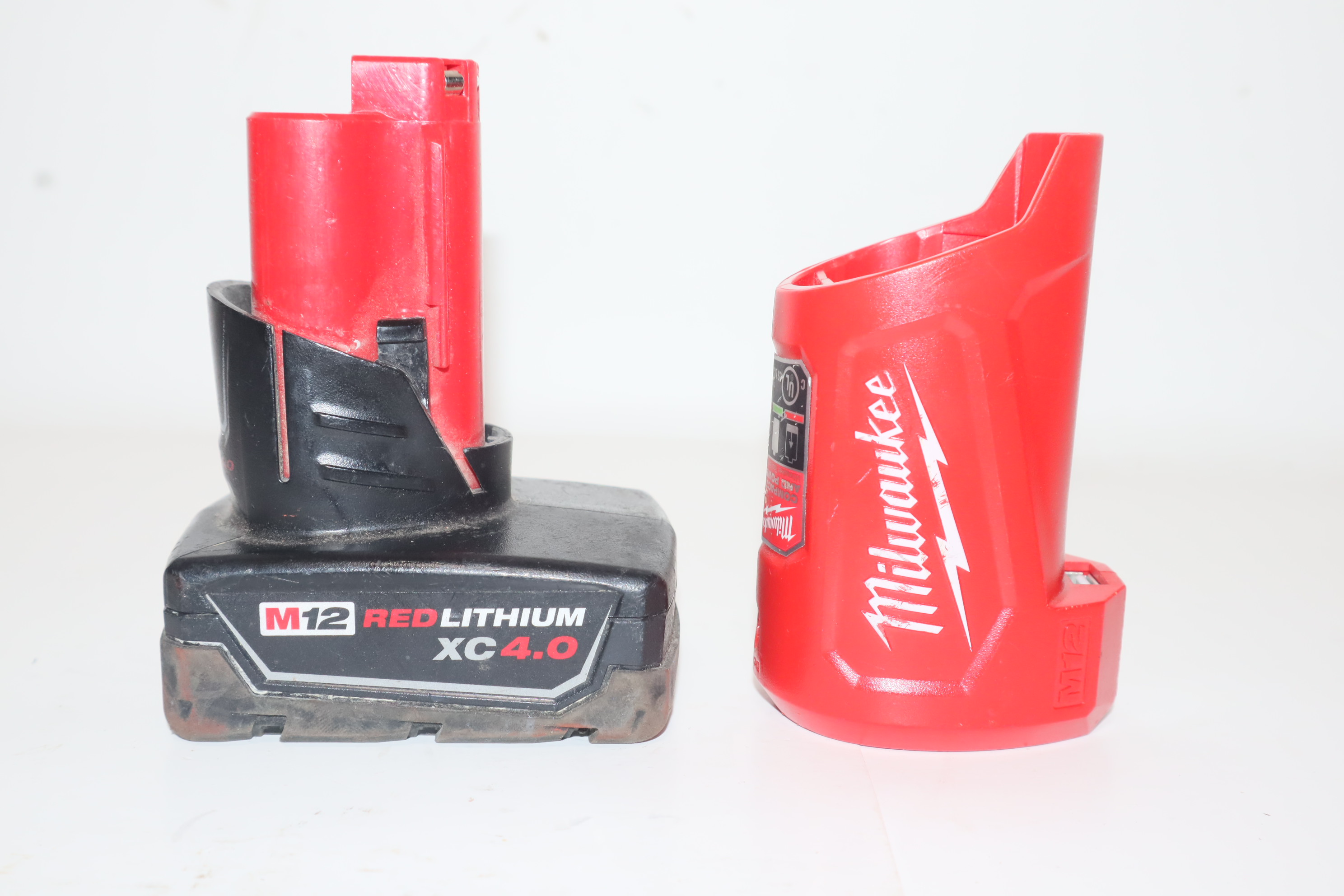 Milwaukee 48 59 1201 M12 Charger 905e And 48 11 2440 M12 Redlithium Xc Battery 4683