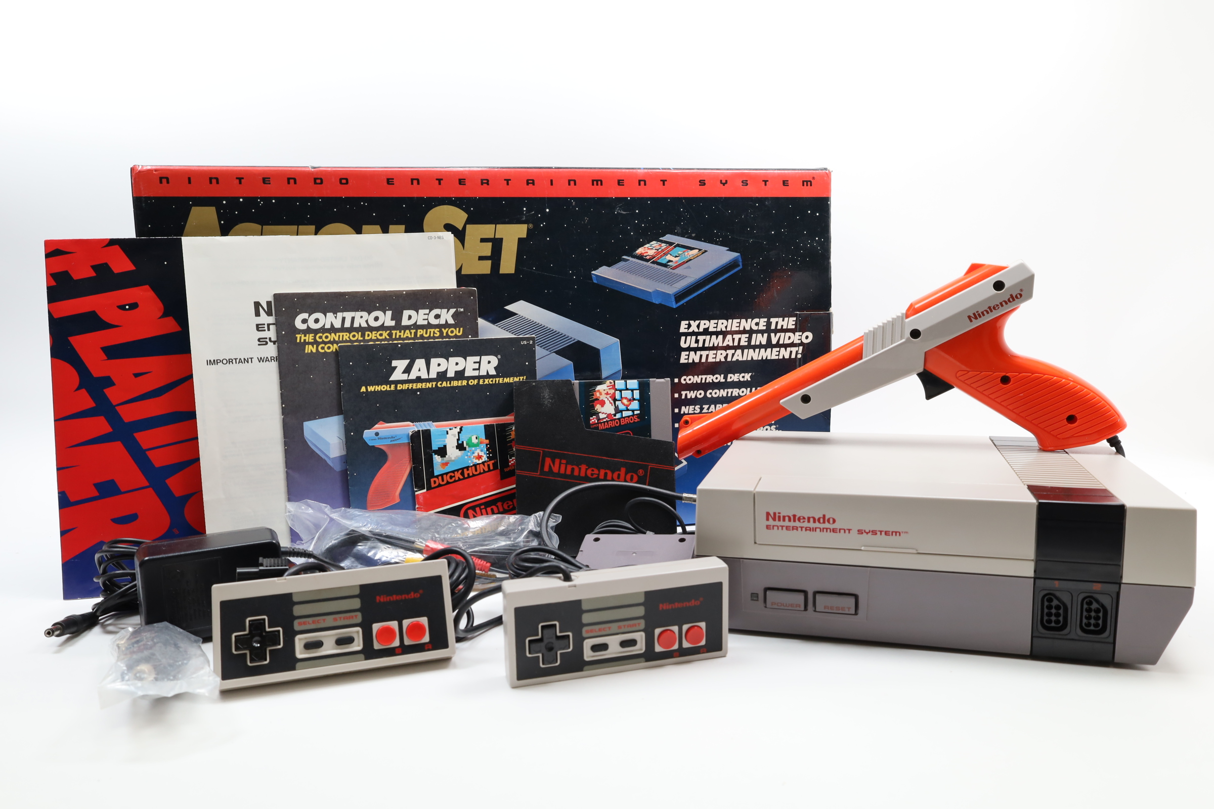 Nintendo Entertainment System Action Set NES-001 Video Game Console Set