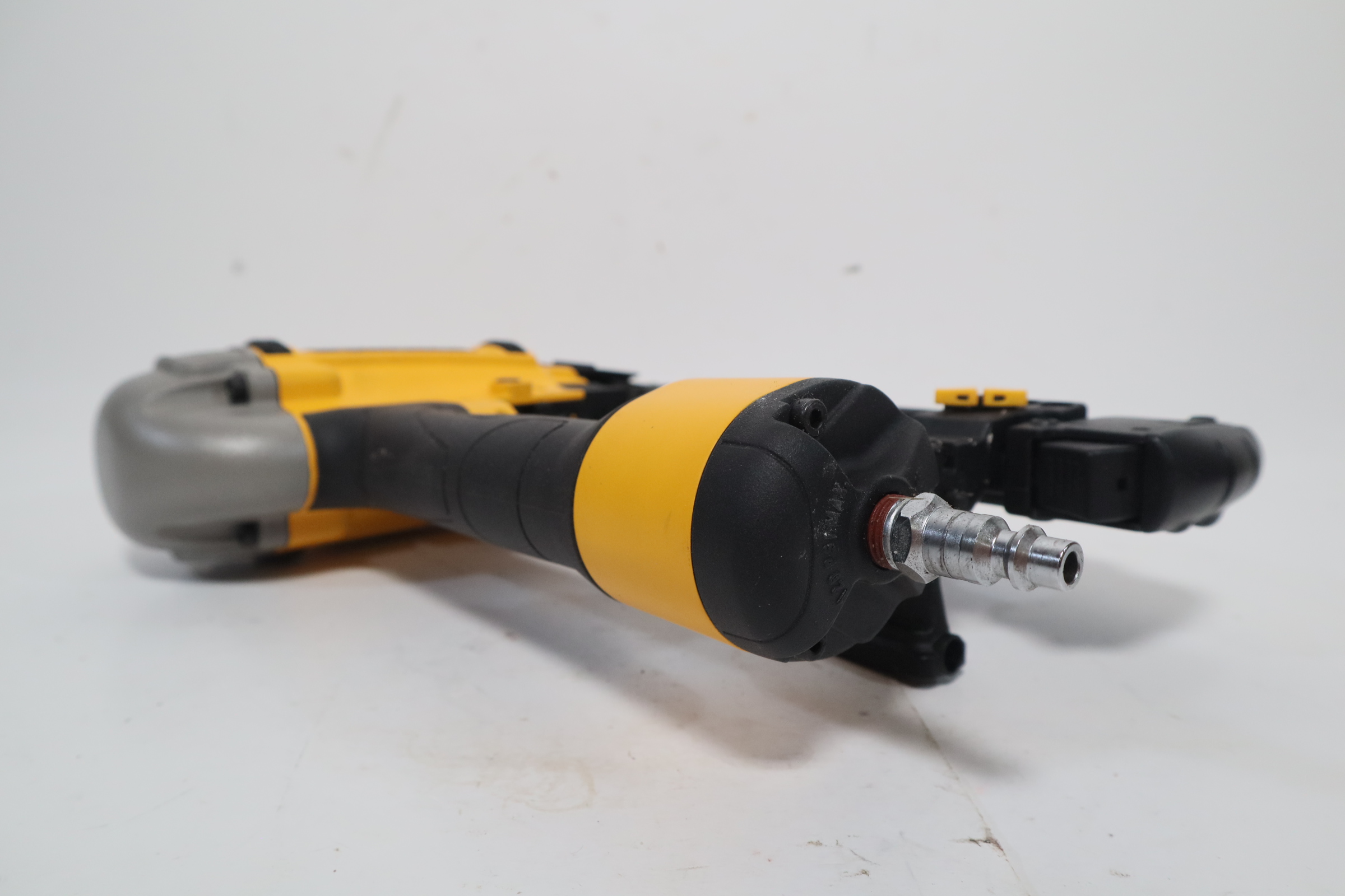 DeWalt DWFP12233 18Gauge Pneumatic Corded Brad Nailer