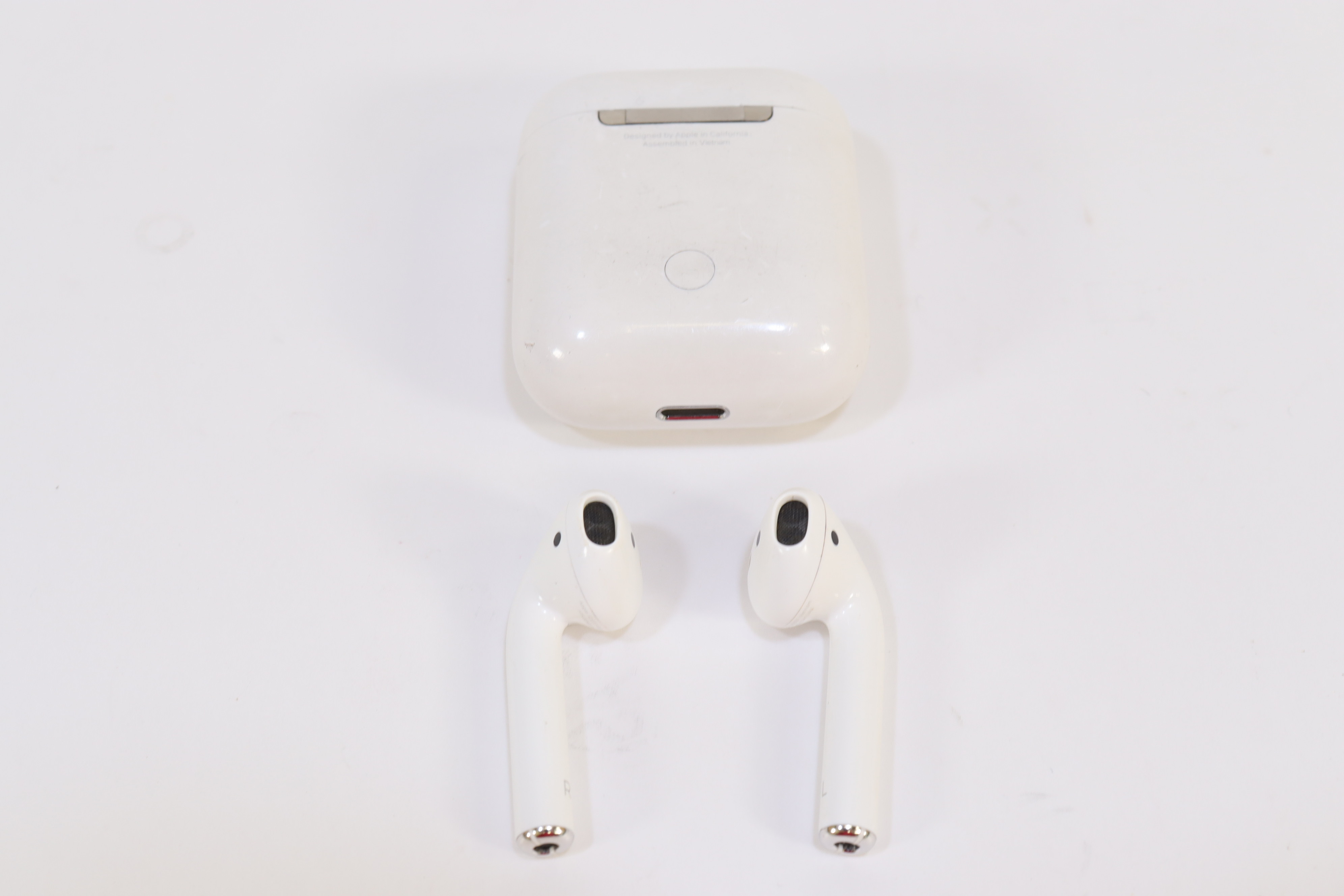 Apple AirPods 2 MV7N2AM/A Portable Bluetooth White Body Earbuds