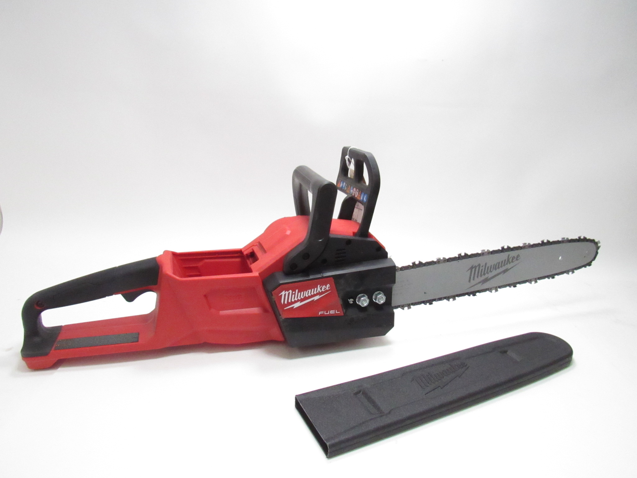 Milwaukee 2727-20 Chainsaw 16