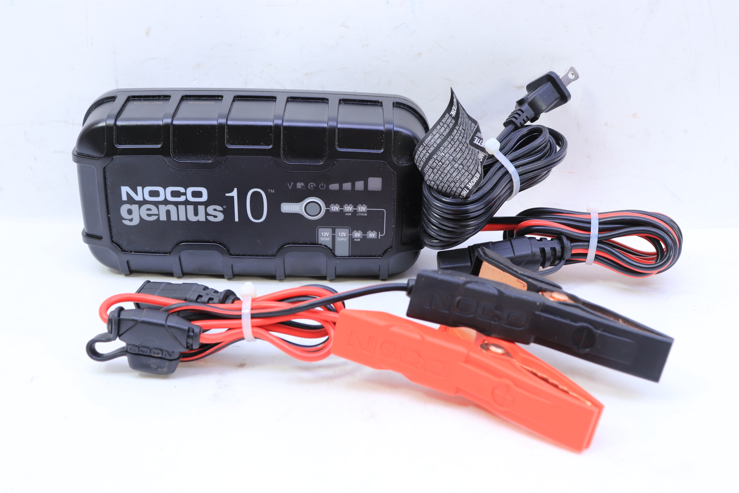 NOCO GENIUS 10 10-AMP SMART CHARGER, BATTERY CHARGER & MAINTAINER