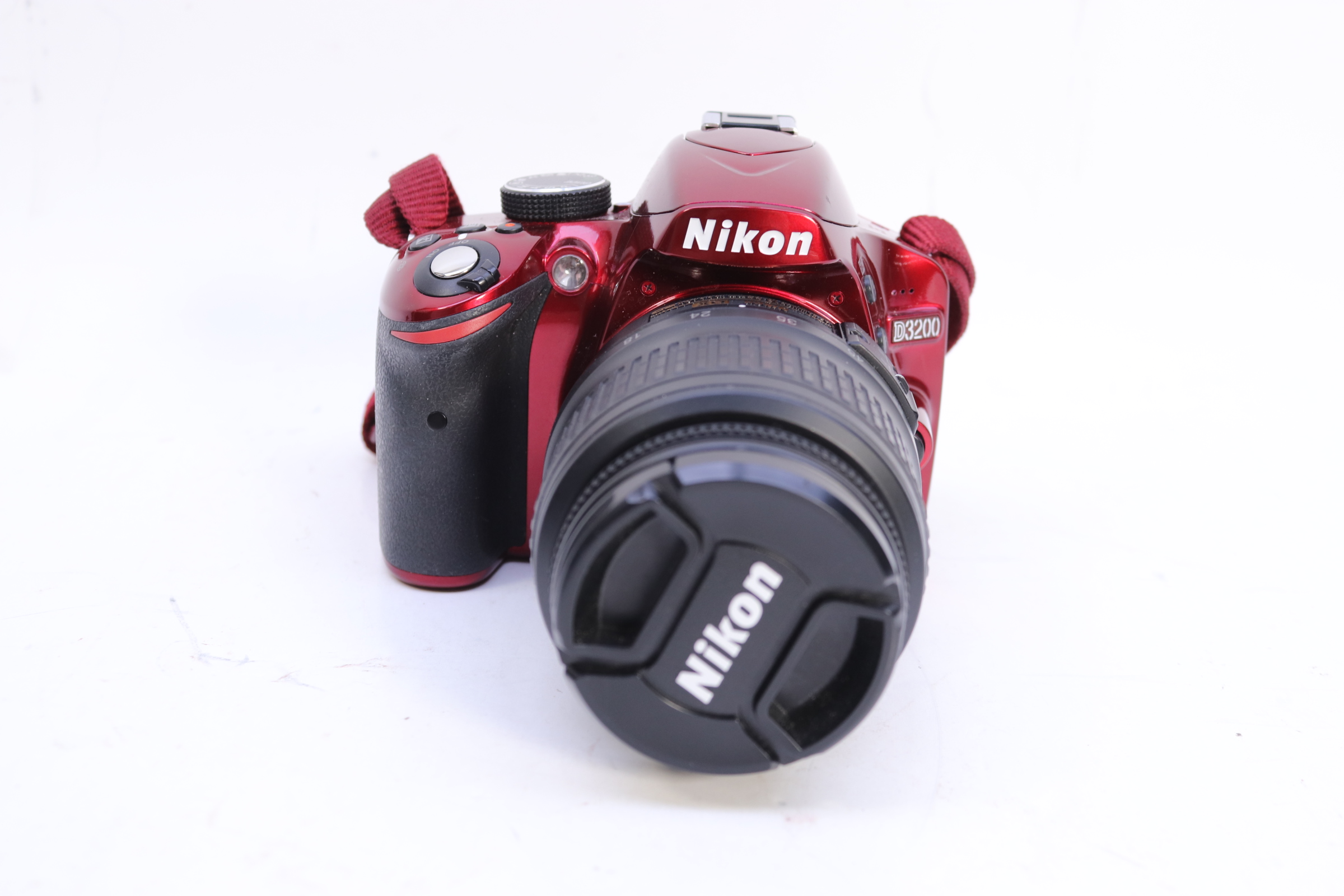 Nikon D3200 24.2MP CMOS DXFormat Sensor 3.0" LCD Compact Digital SLR