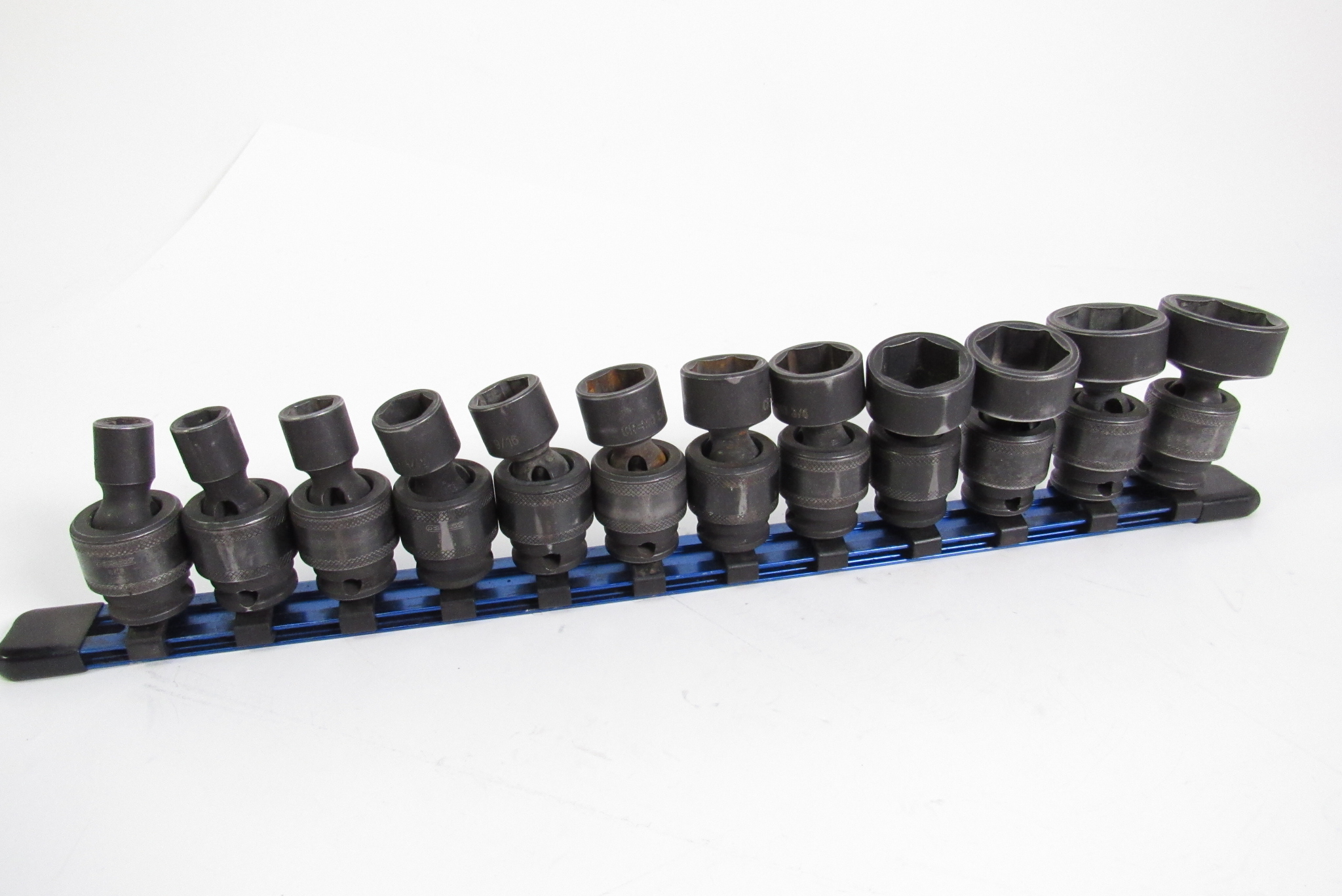 thumbnail image 2 of CALHAWK PRO 34pc Universal Ball Swivel Deep Impact Socket Set - 3/8 & 1/4 Drive, SAE & Metric 2 of 4