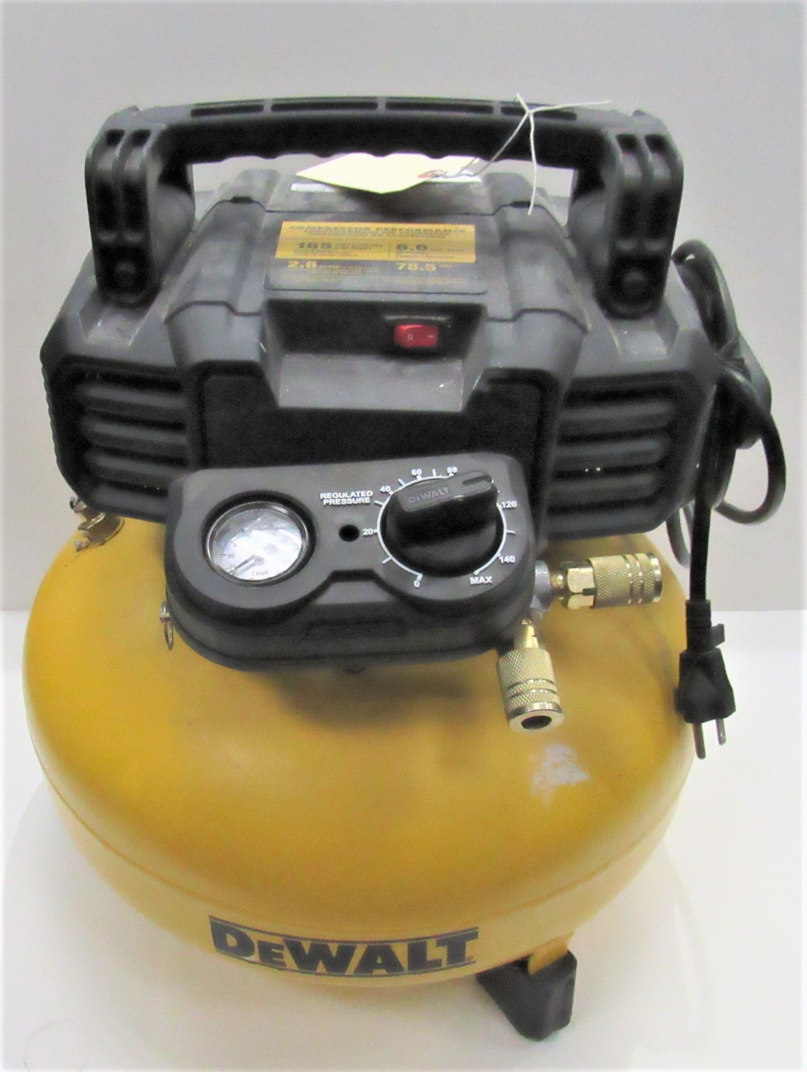 DEWALT Pancake Air Compressor, 6 Gallon, 165 PSI (DWFP55126