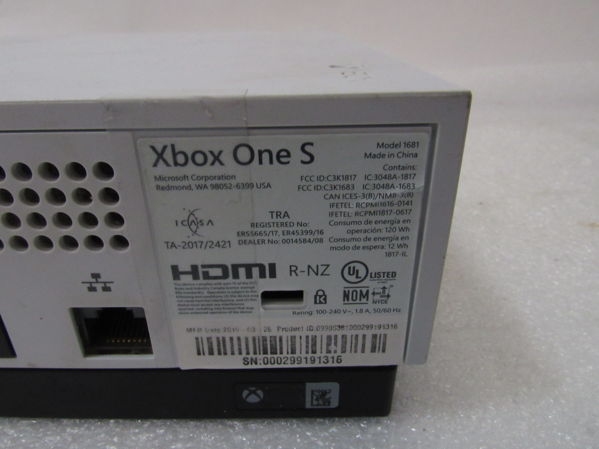 Microsoft 1681 Xbox One S 1TB Console White