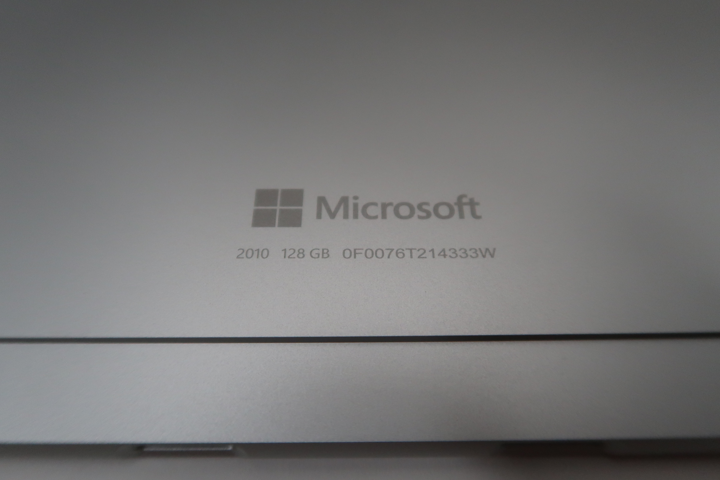 Microsoft 2010 Surface Pro X Microsoft SQ1@3.0GHz 8GB RAM Microsoft 2010 Surface Pro X Microsoft SQ1@3.0GHz 8GB RAM